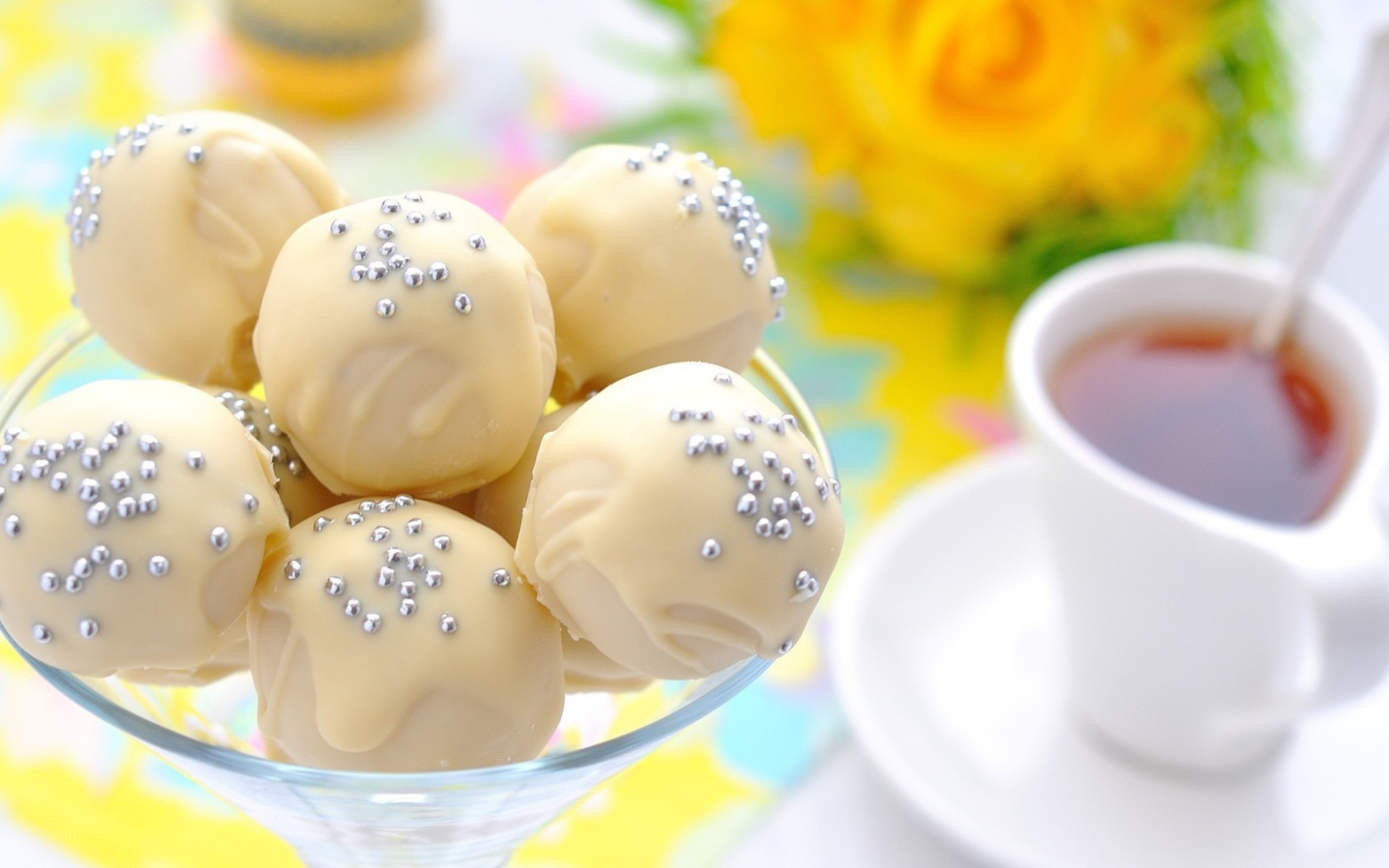 Десерт в белом шоколаде