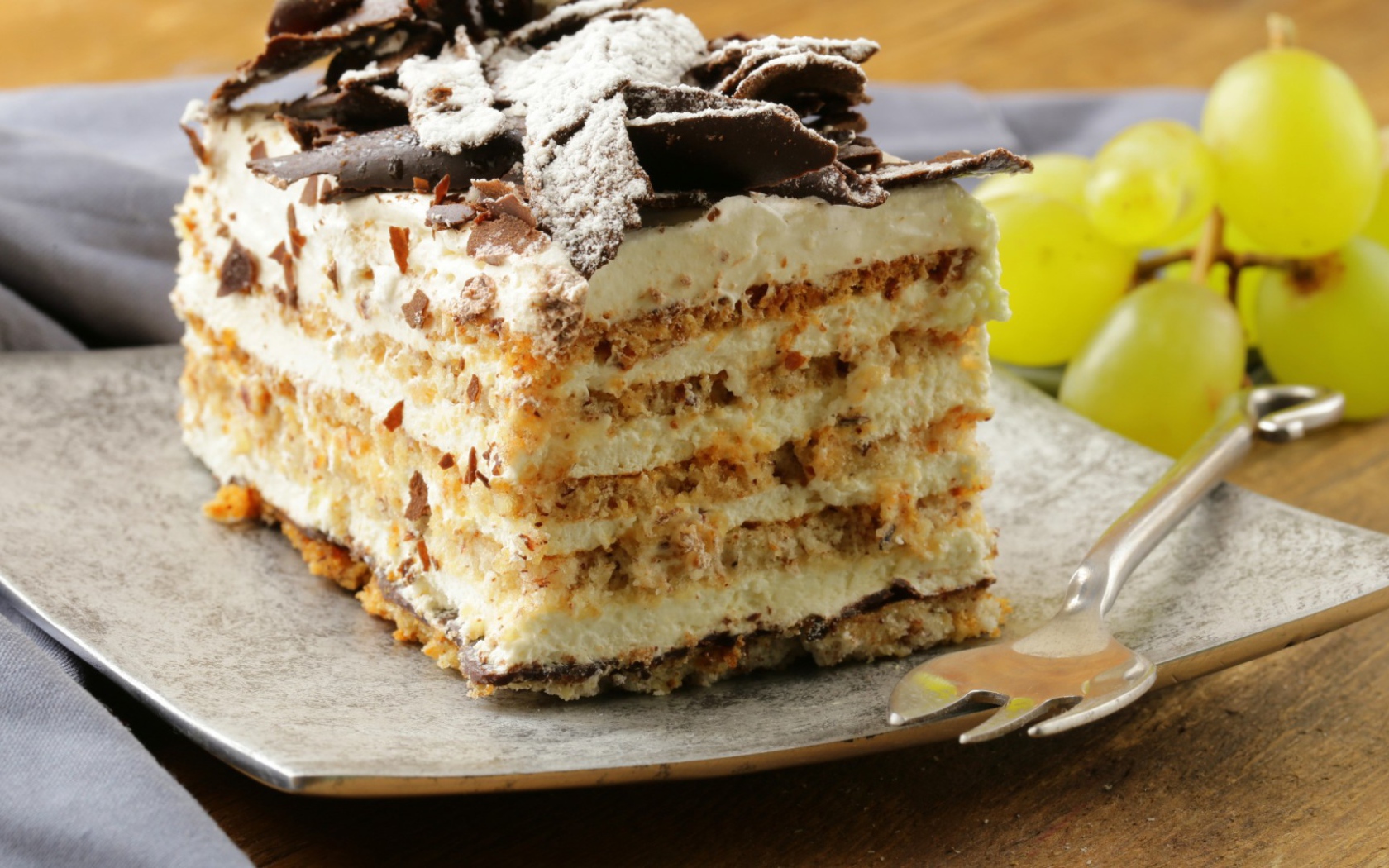 Аппетитный кусок торта