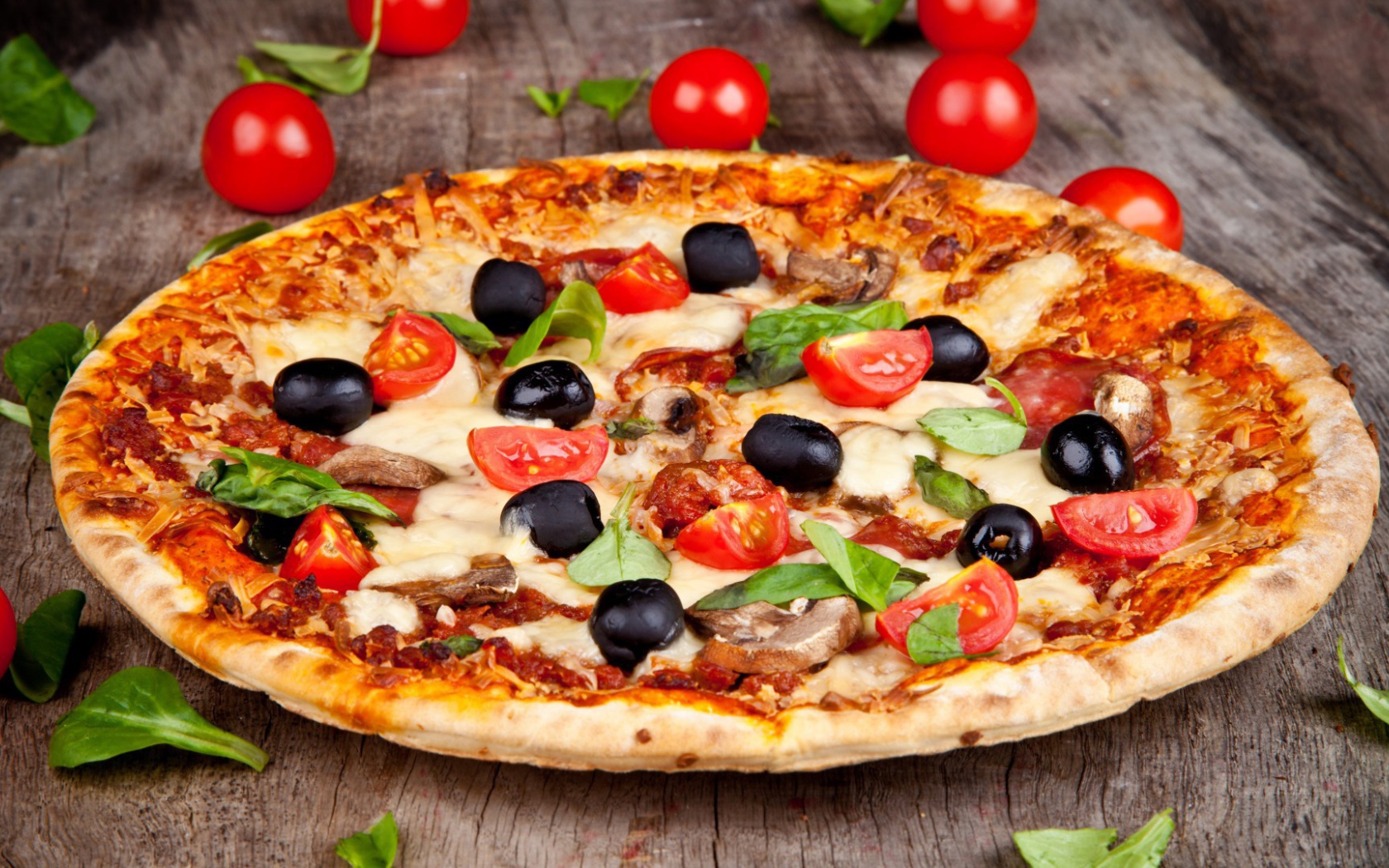 Пицца с помидорами