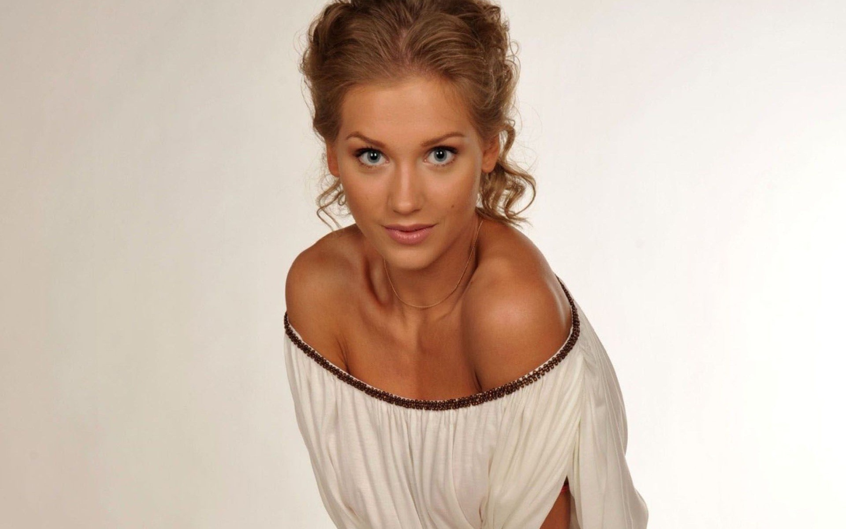 Красивая актриса Кристина Асмус