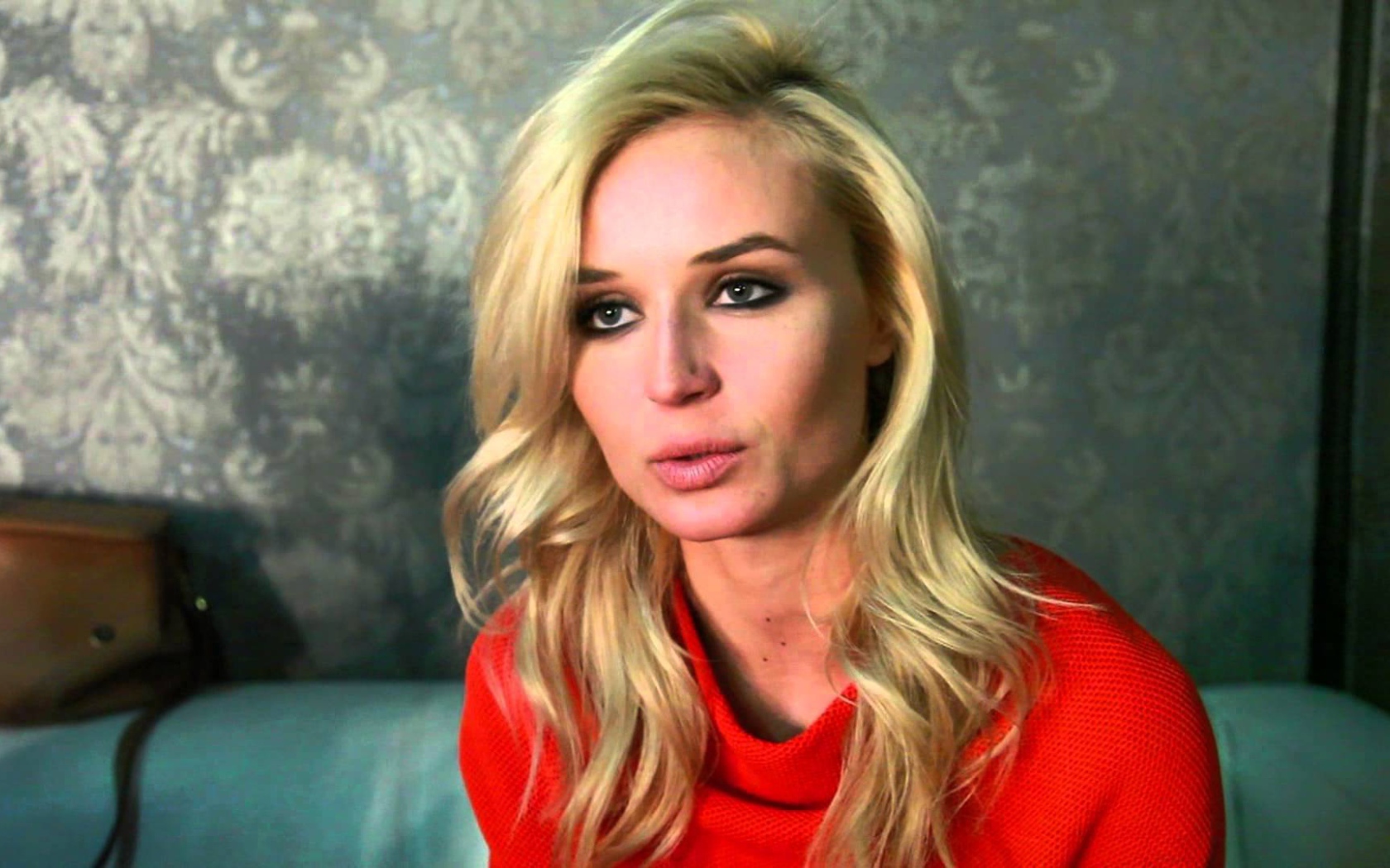 Красивая актриса Полига Гагарина