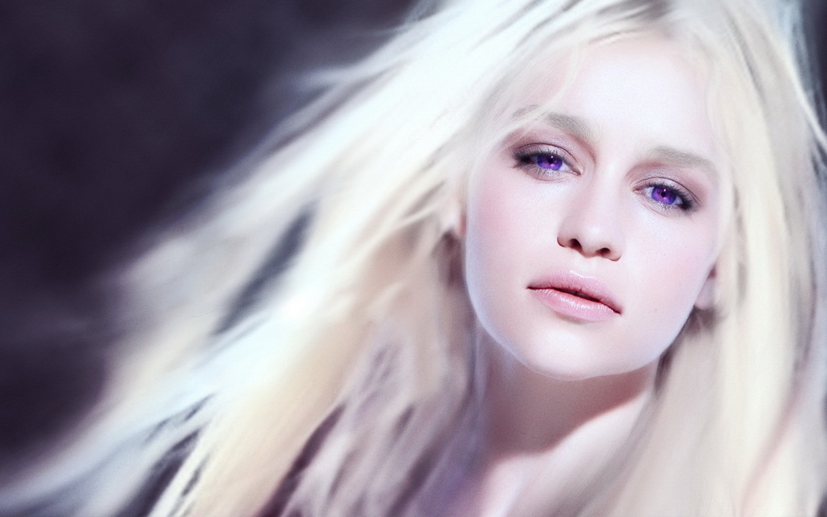 Знаменитая Эмилия Кларк