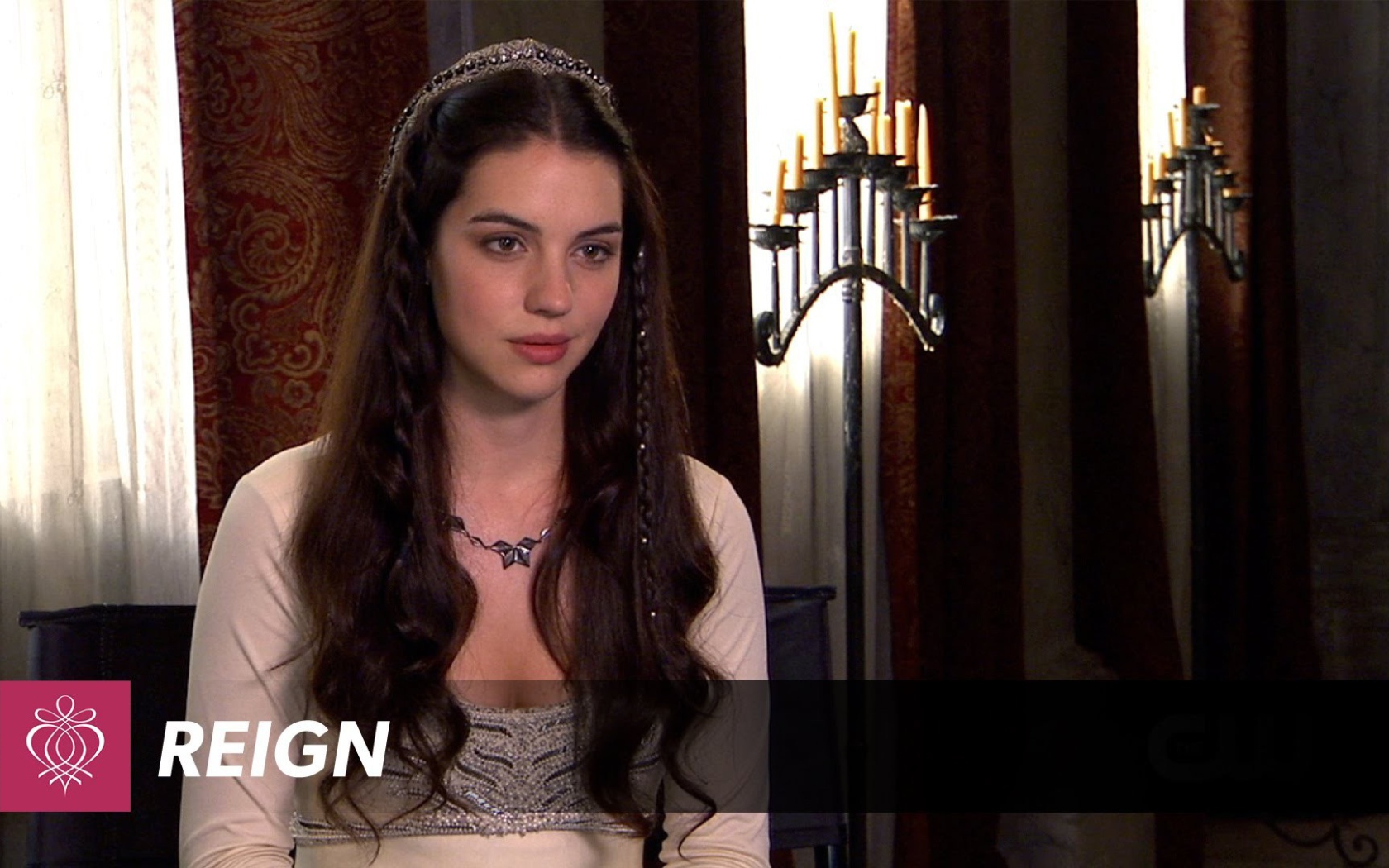 Красивая актриса Аделаида Кэйн