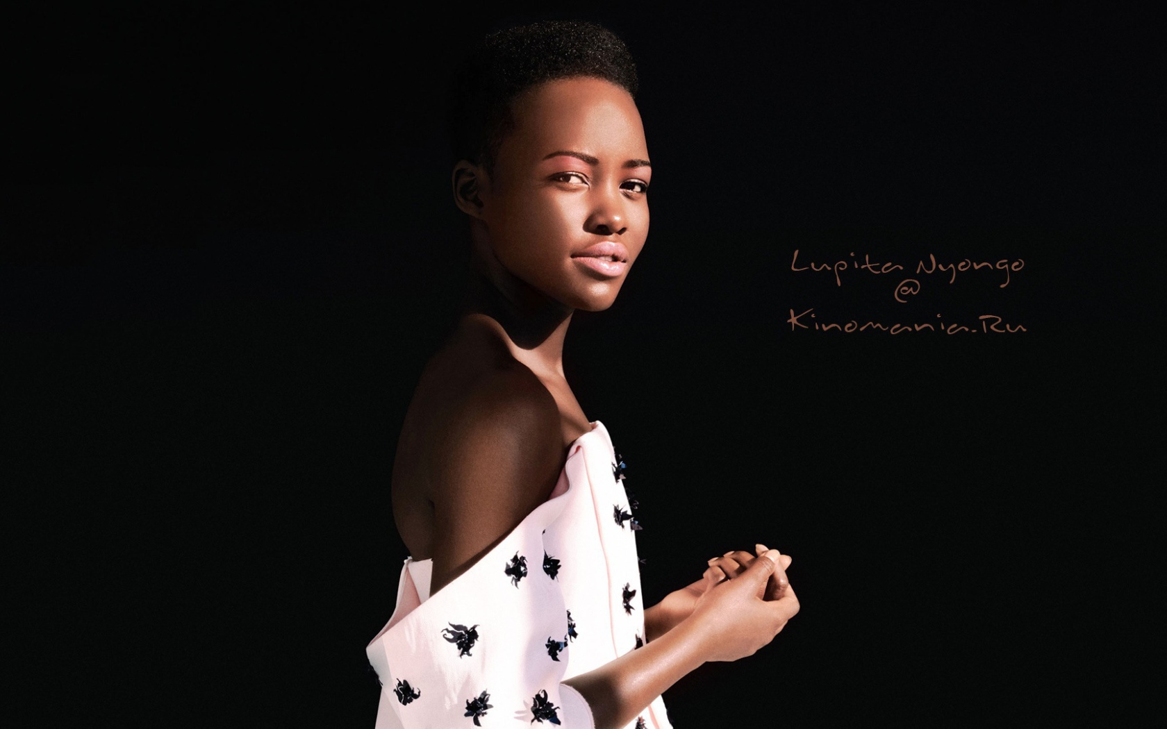 Известная звезда Лупита Нионго