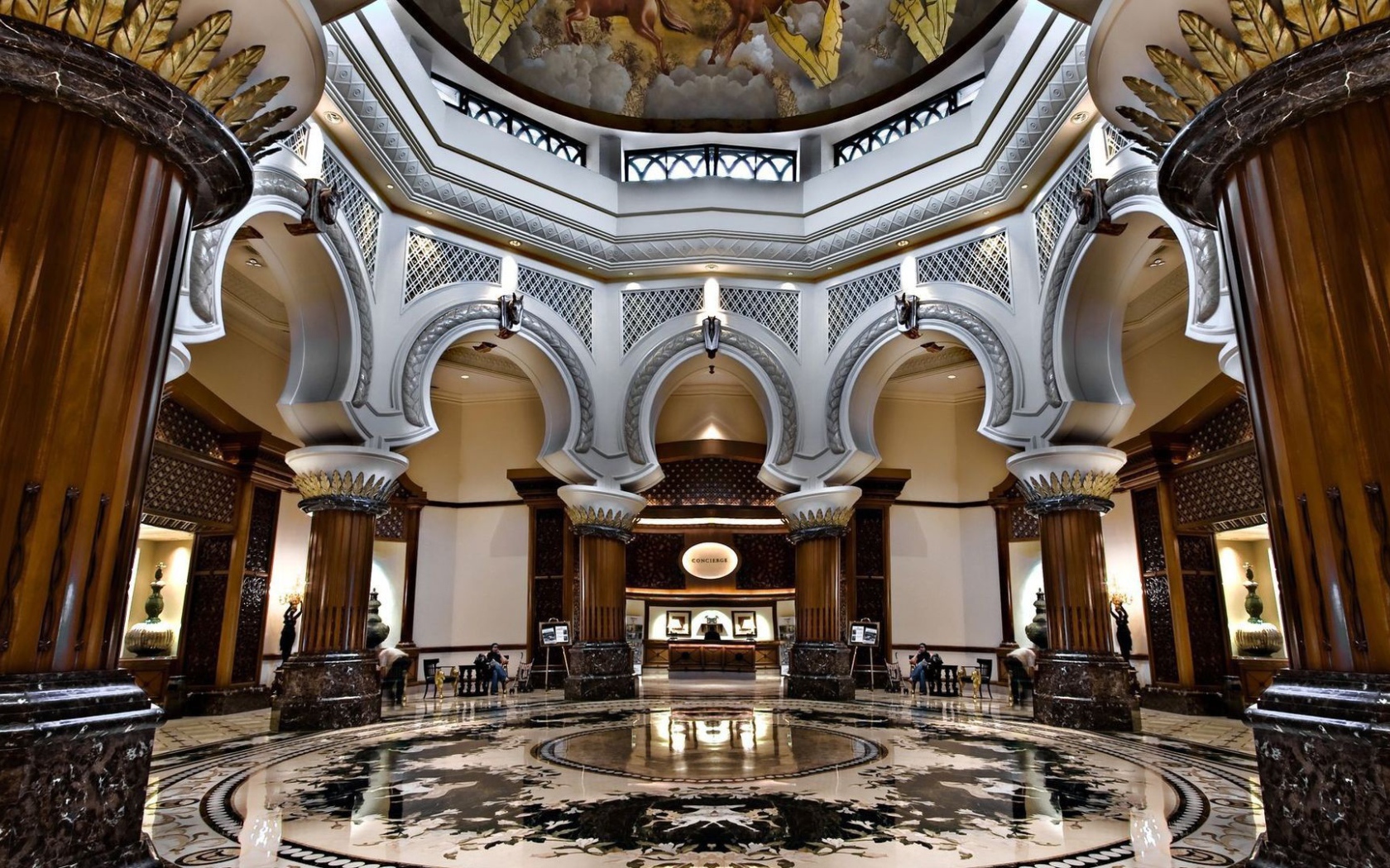 Интерьер зала ожидания