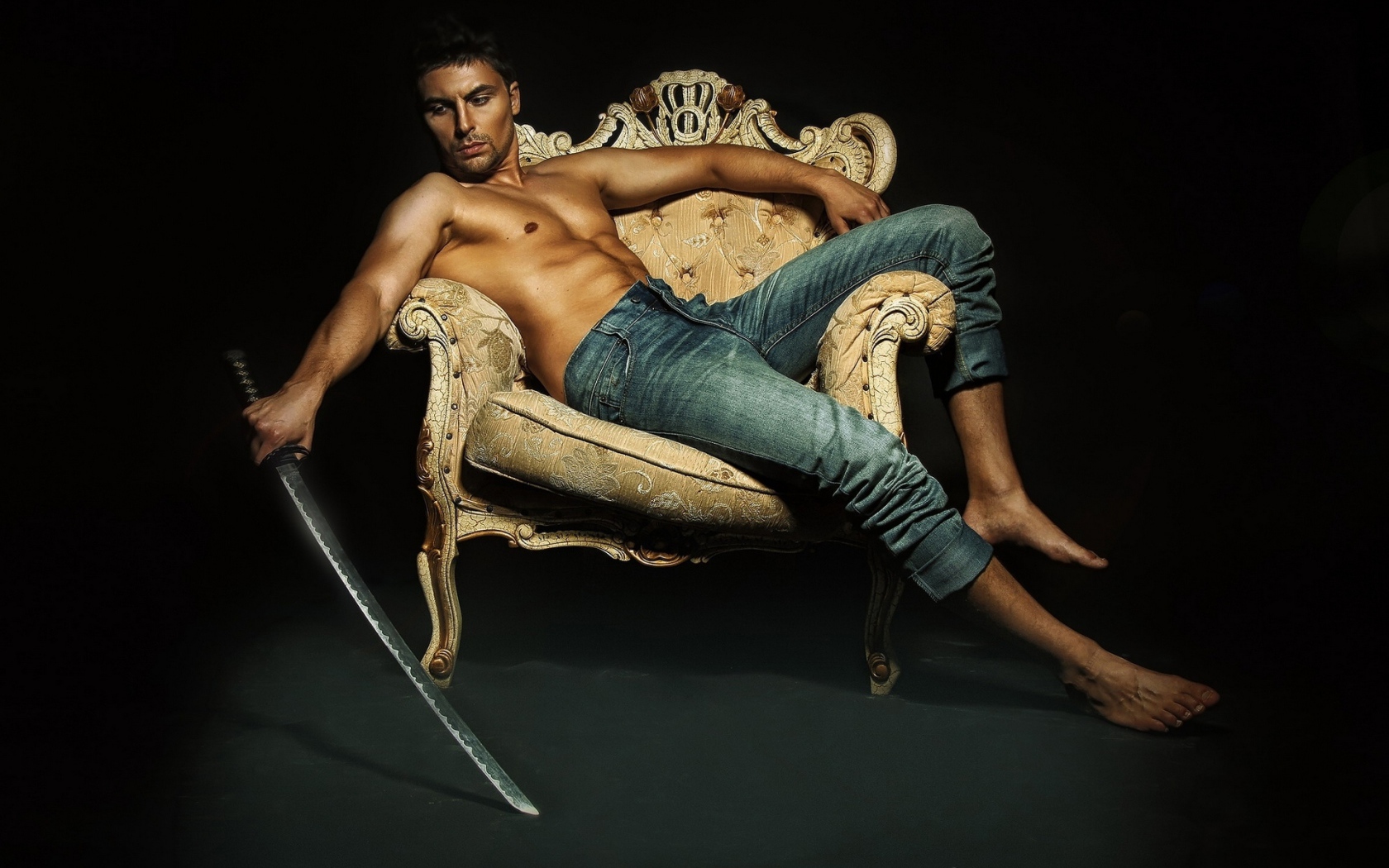 Евгений Агафонов с мечом