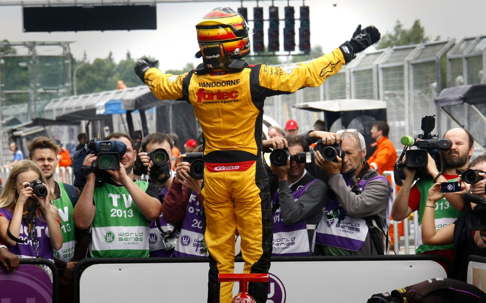 Славный спортсмен Михаил Алешин