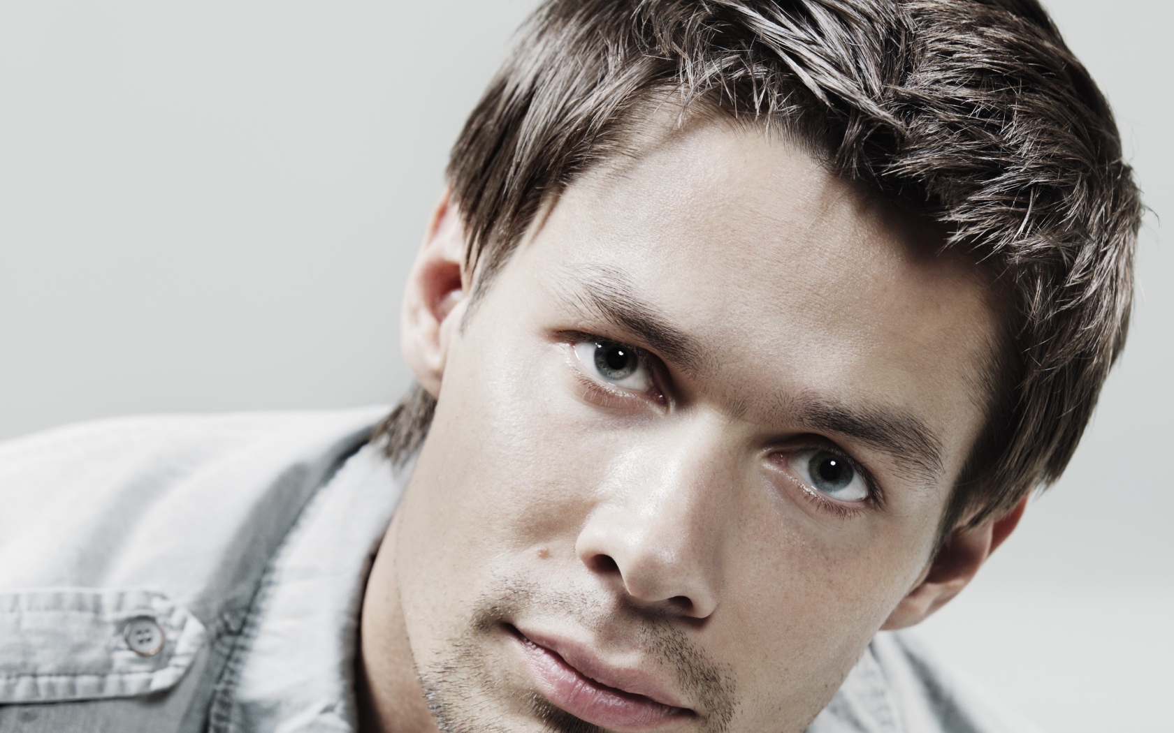 Популярный актер Стас Пьеха