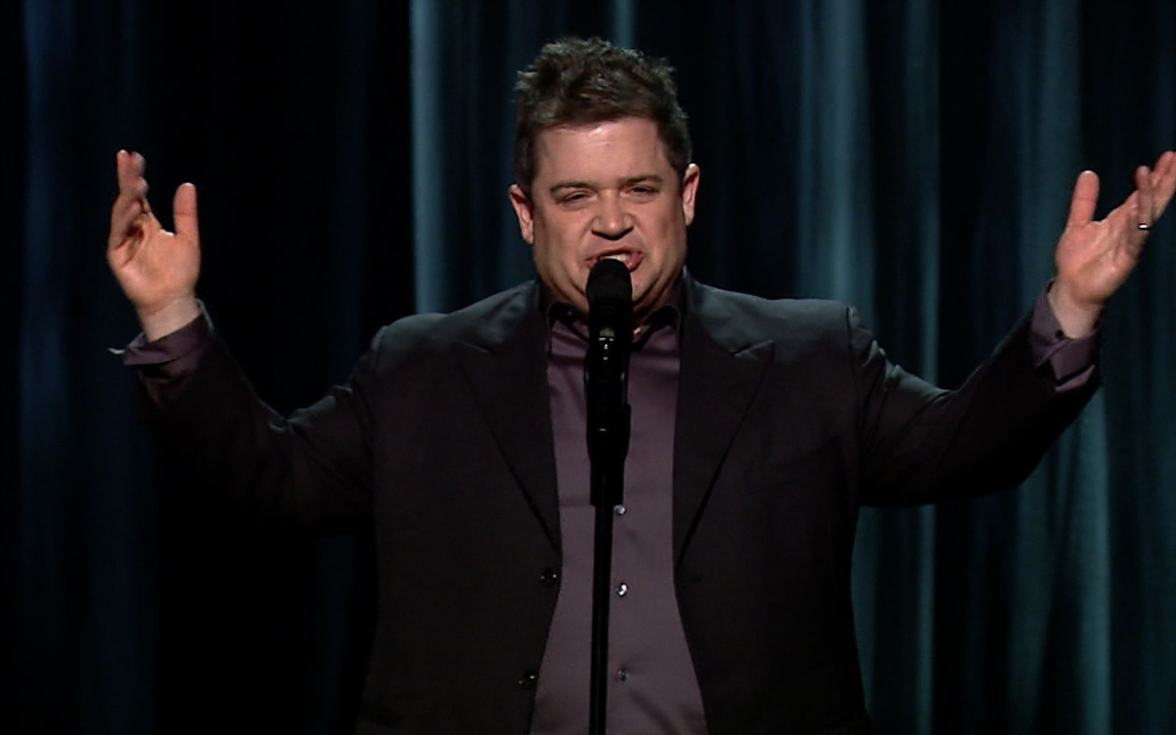 Известный актер Пэттон Освальт