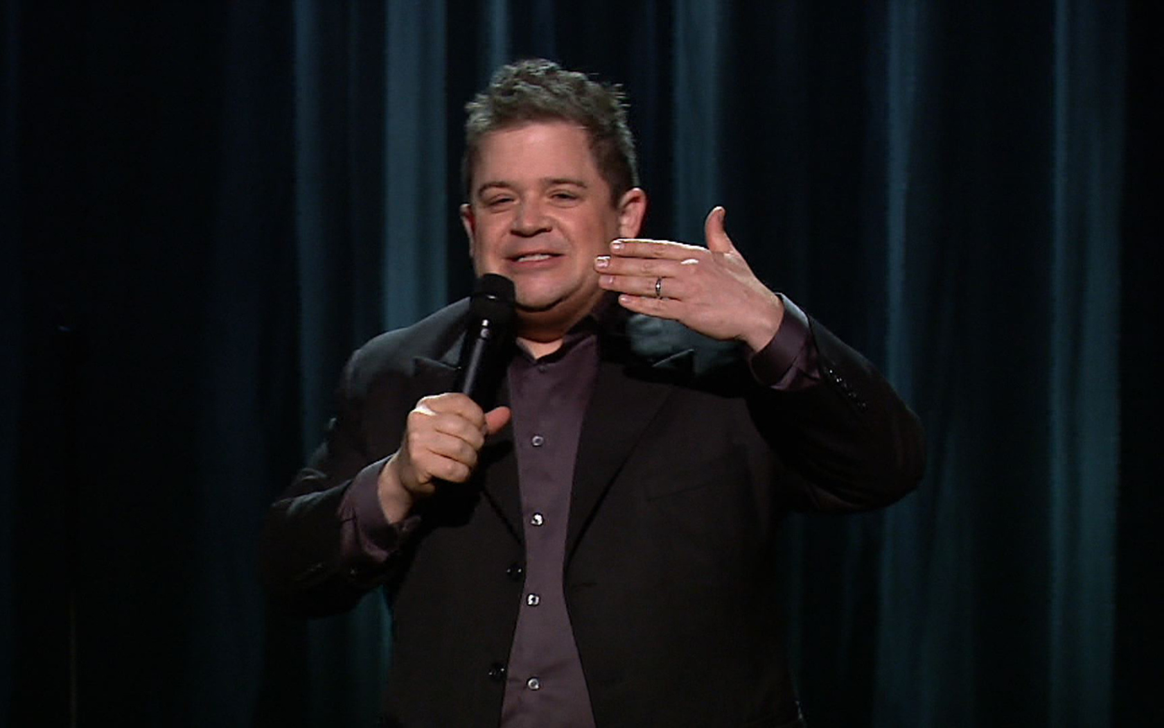 Популярный актер Пэттон Освальт