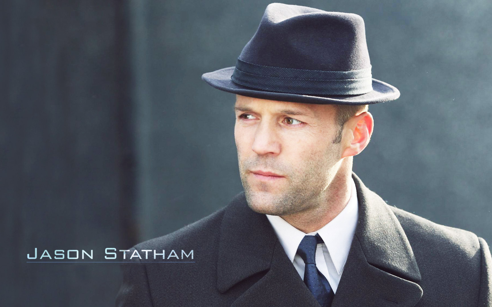 Джейсон Стейтен в черной шляпе