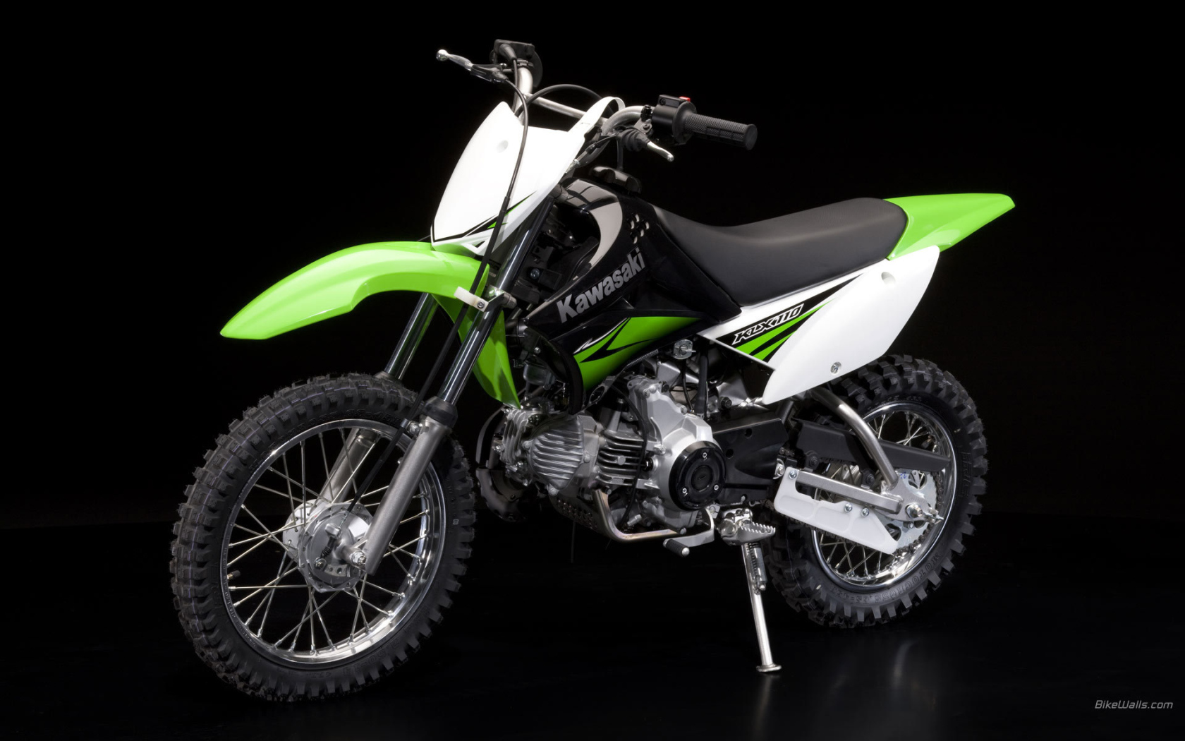 Красивый мотоцикл Kawasaki KLX 125
