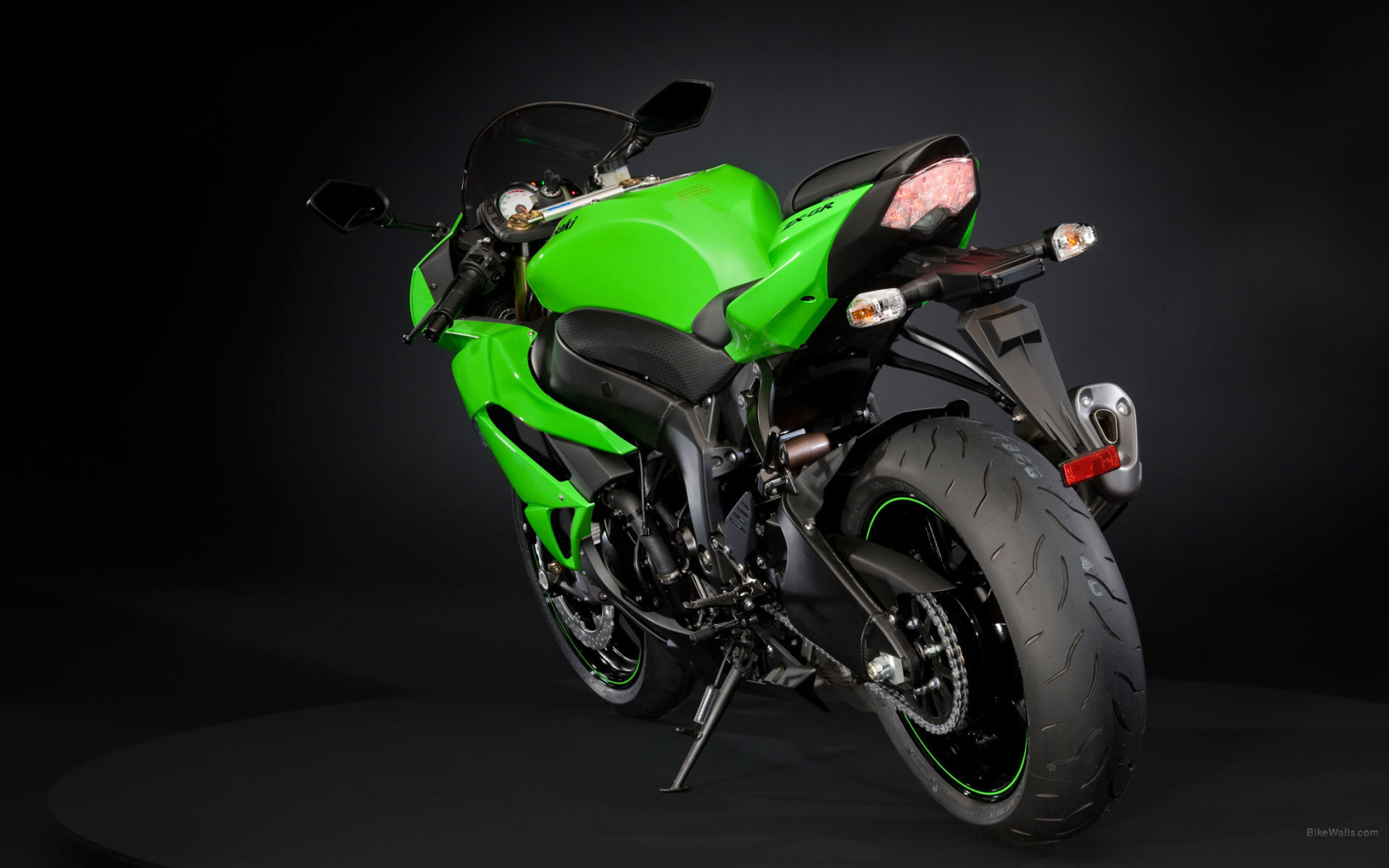 Красивый мотоцикл Kawasaki Ninja ZX-6R