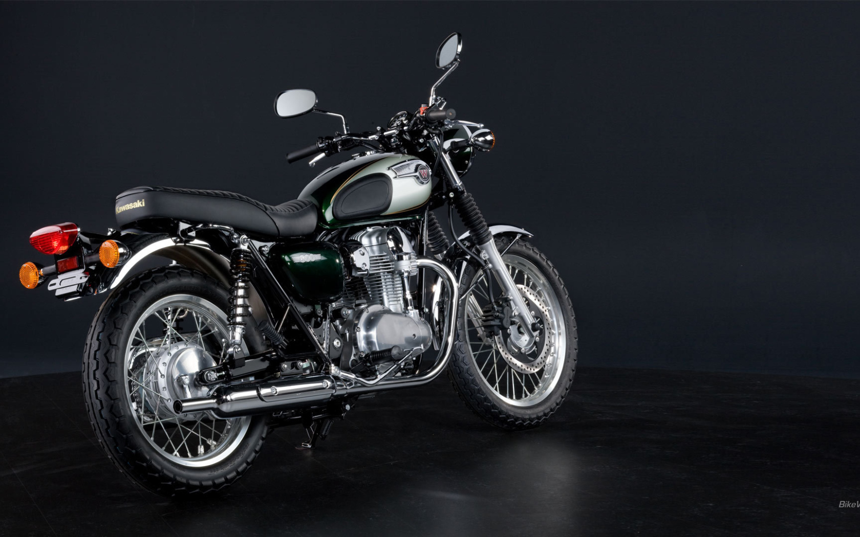 Красивый мотоцикл Kawasaki W 800
