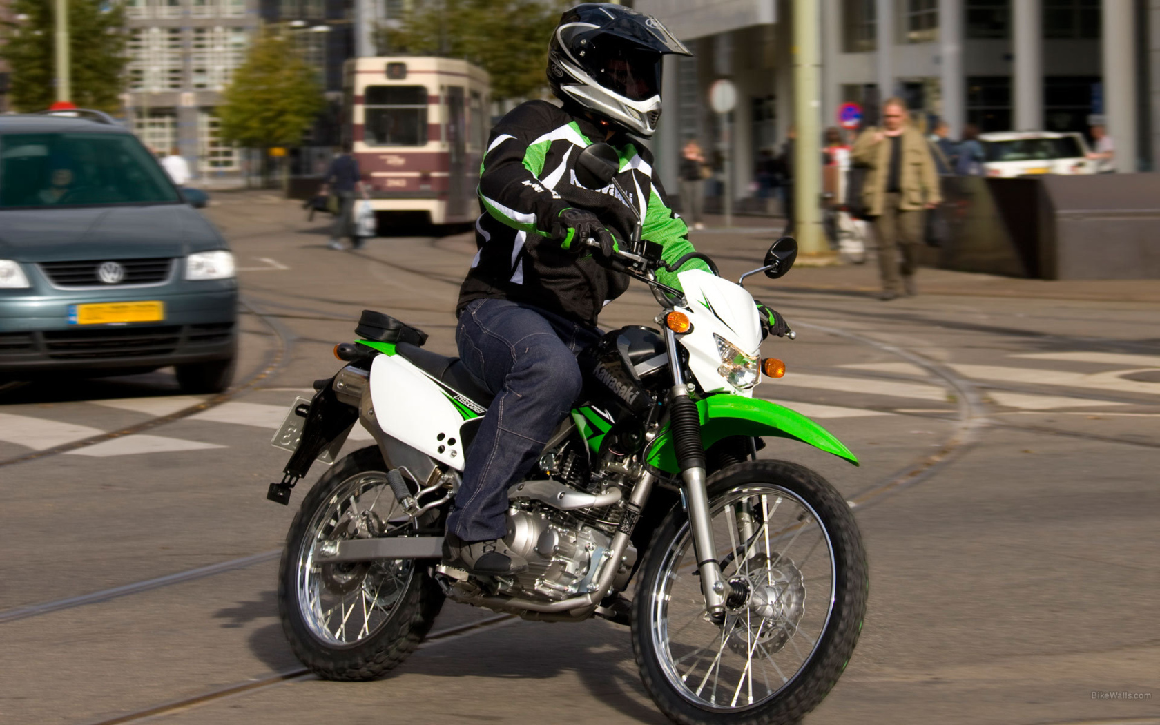 Красивый мотоцикл в москве Kawasaki KLX 125