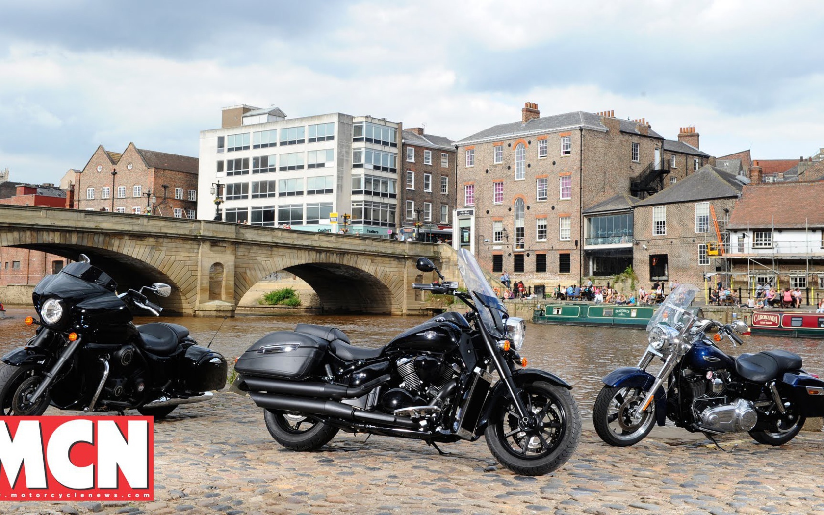 Красивый мотоцикл в москве Suzuki  Intruder C1500T