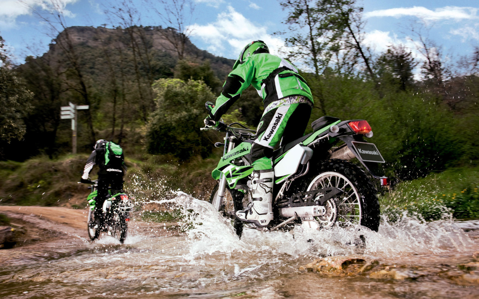 Мотоцикл модели Kawasaki KLX 250