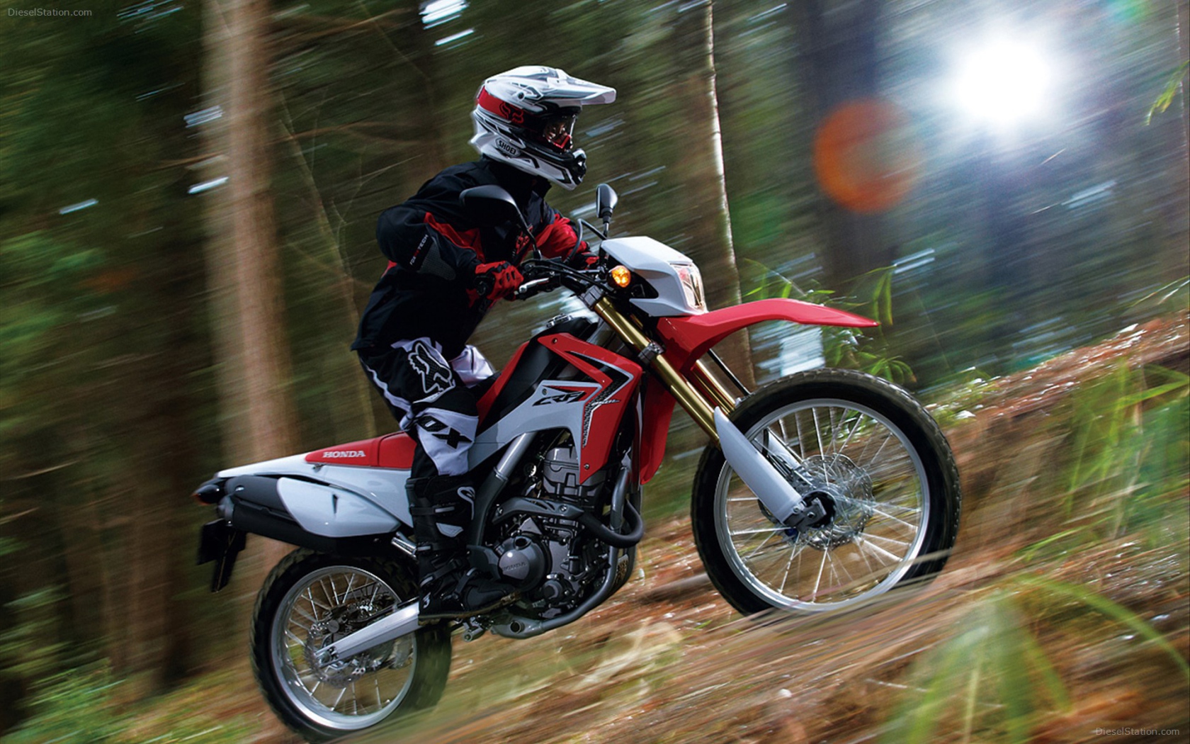 Быстрый мотоцикл Honda CRF 250 L