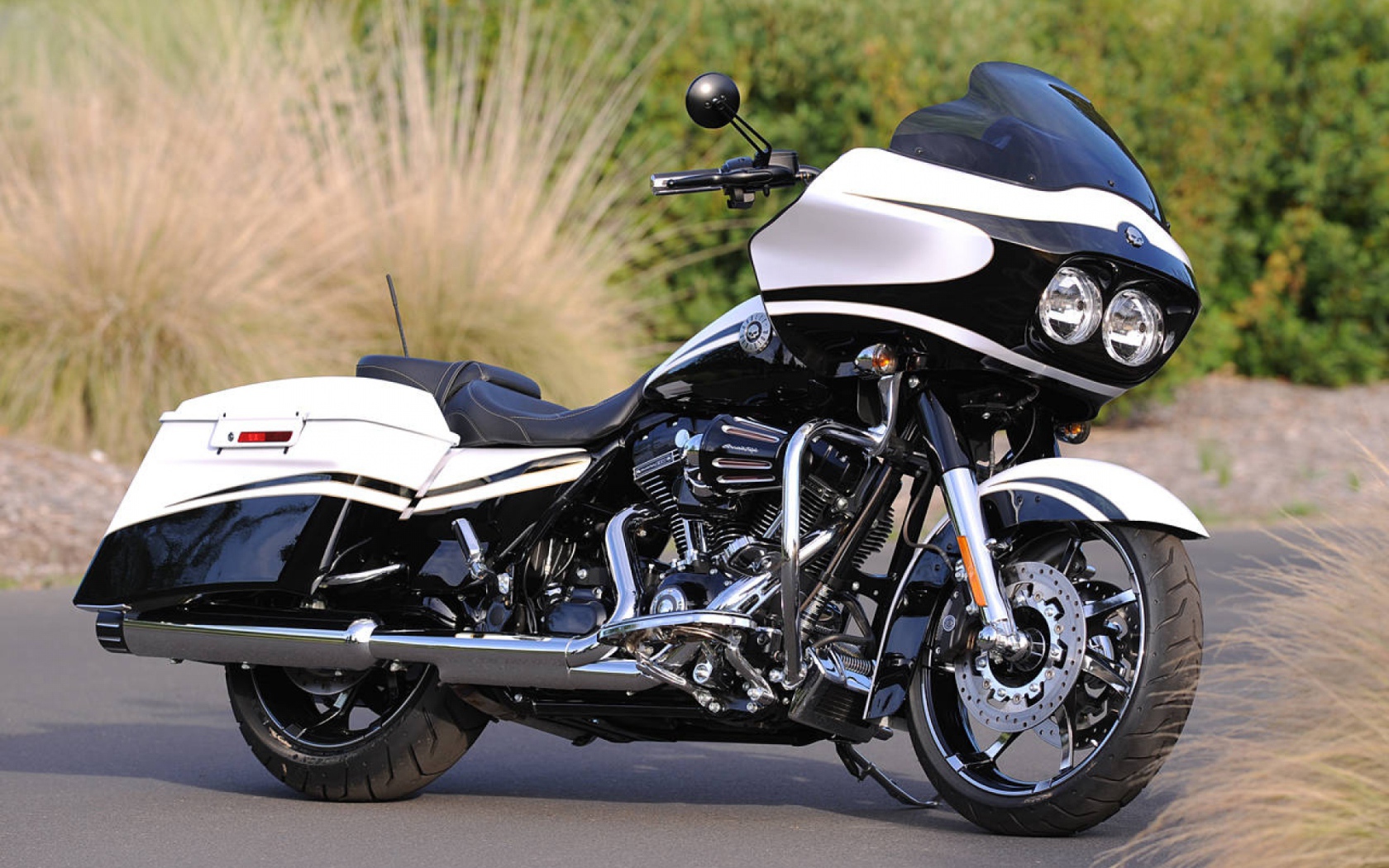 Невероятный мотоцикл Harley-Davidson CVO Road Glide Custom