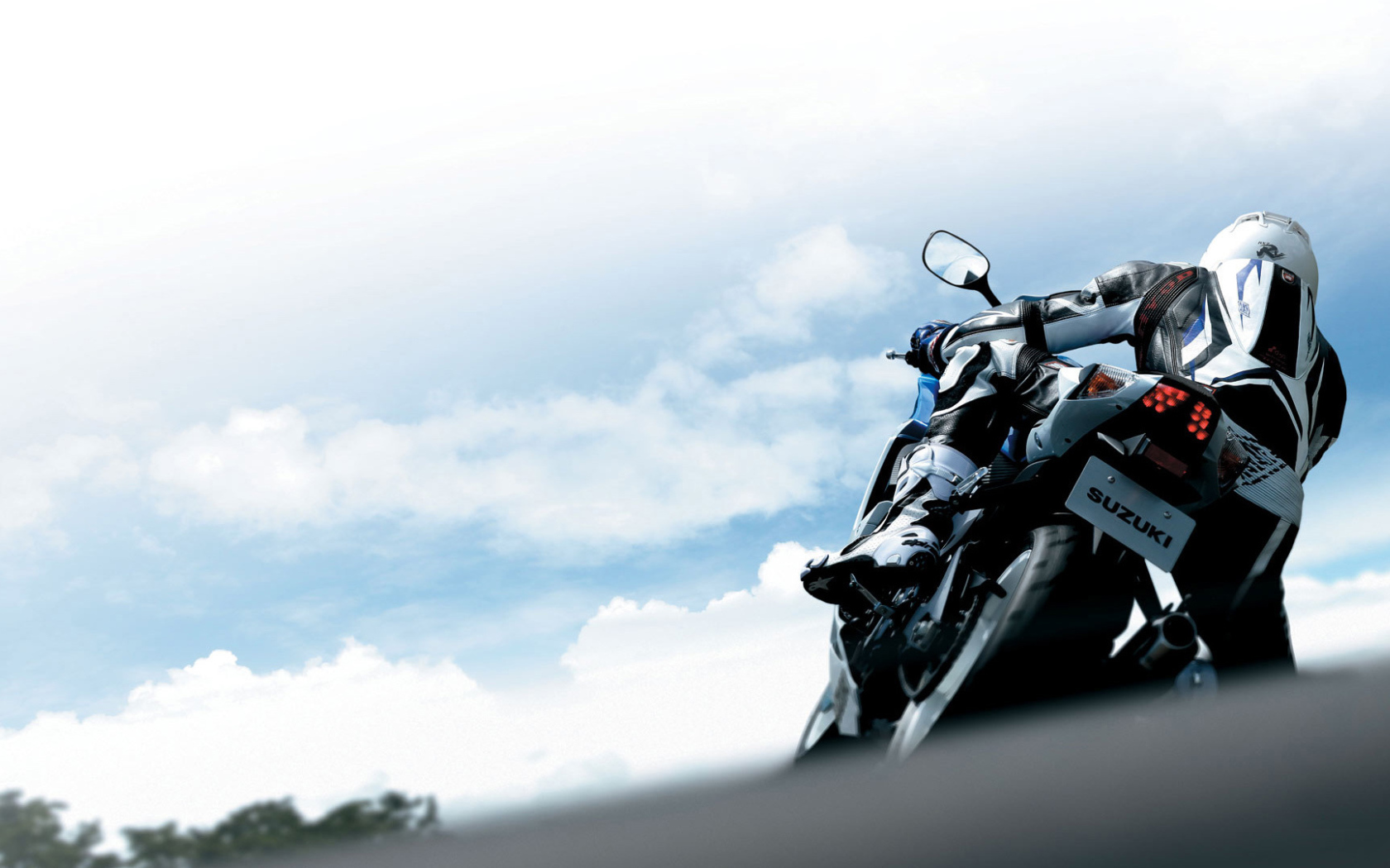 Невероятно быстрый мотоцикл Suzuki  GSX-R 750