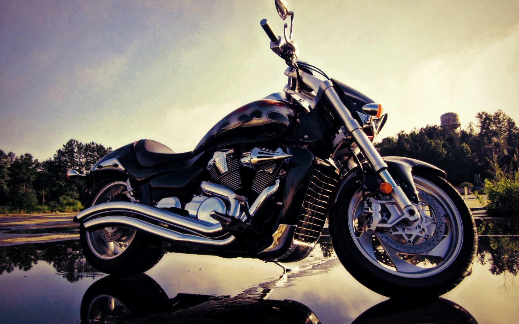 Невероятно быстрый мотоцикл Suzuki Intruder C800C