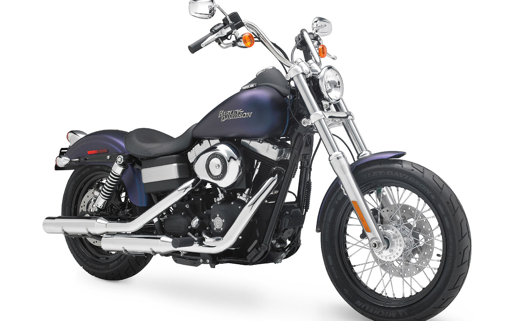 Новый мотоцикл Harley-Davidson Dyna Street Bob