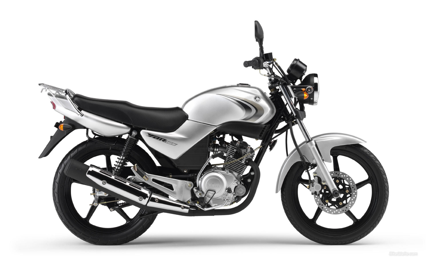 Новый надежный мотоцикл Suzuki Boulevard S 40