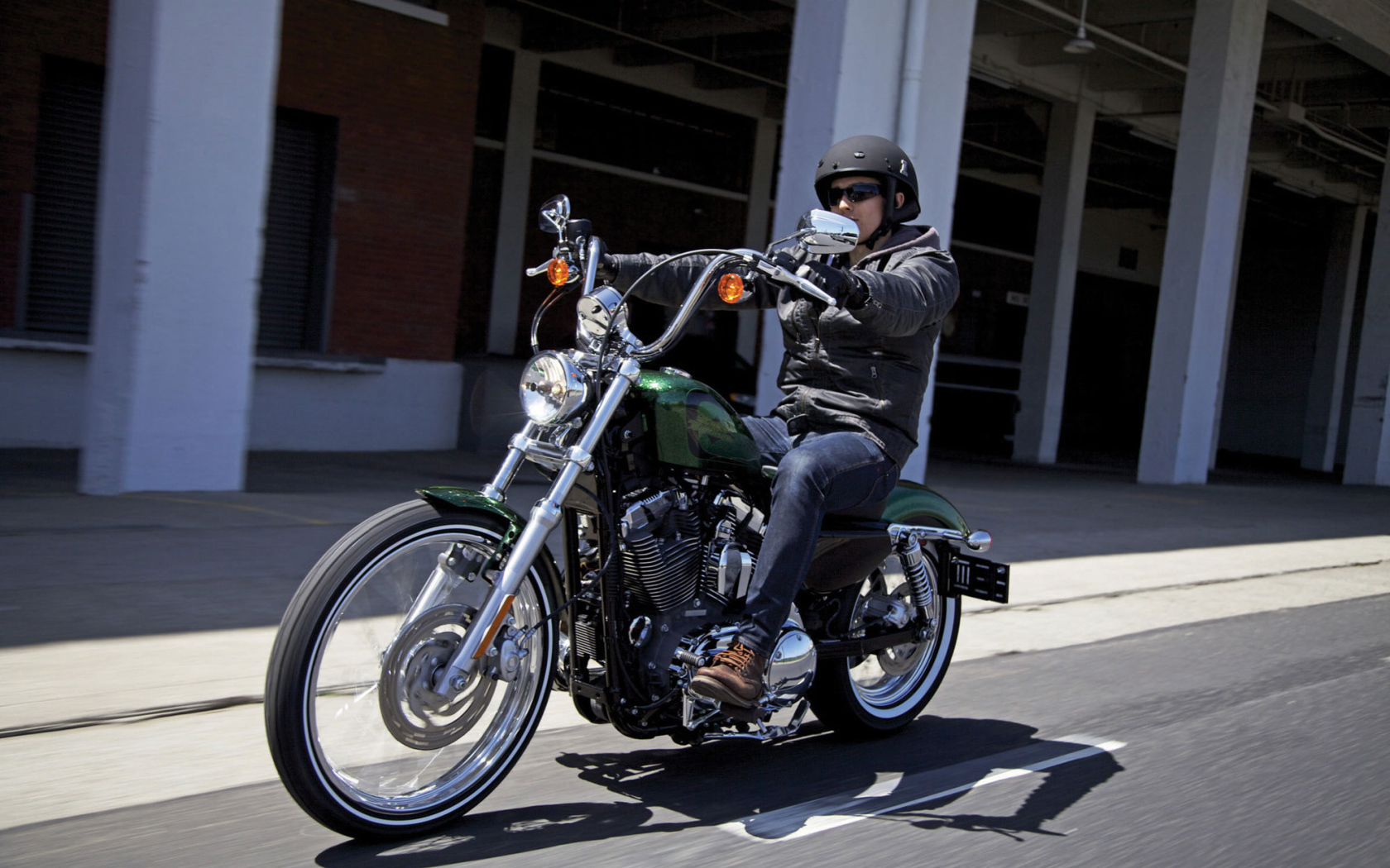 Новый надежный мотоцикл Harley-Davidson XL 1200V Sportster Seventy-Two