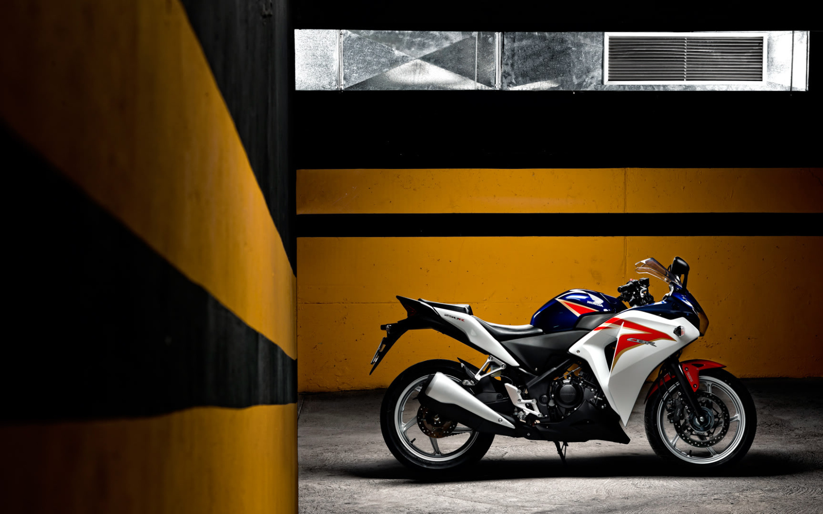 Новый надежный мотоцикл Honda CBR 250 R