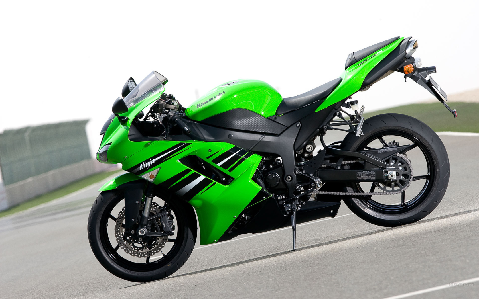 Новый надежный мотоцикл Kawasaki Ninja ZX-6R