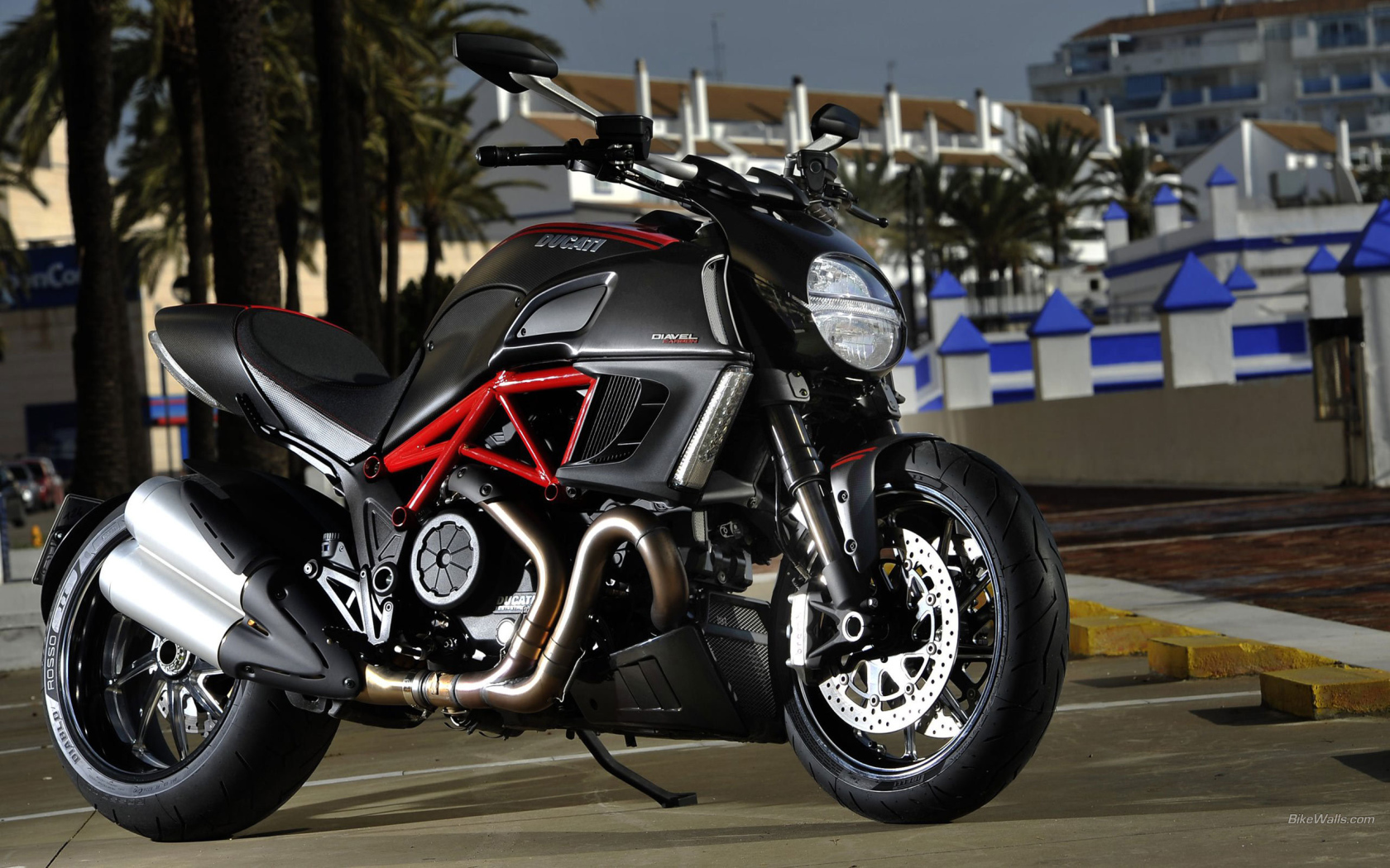 Популярный мотоцикл Ducati Diavel
