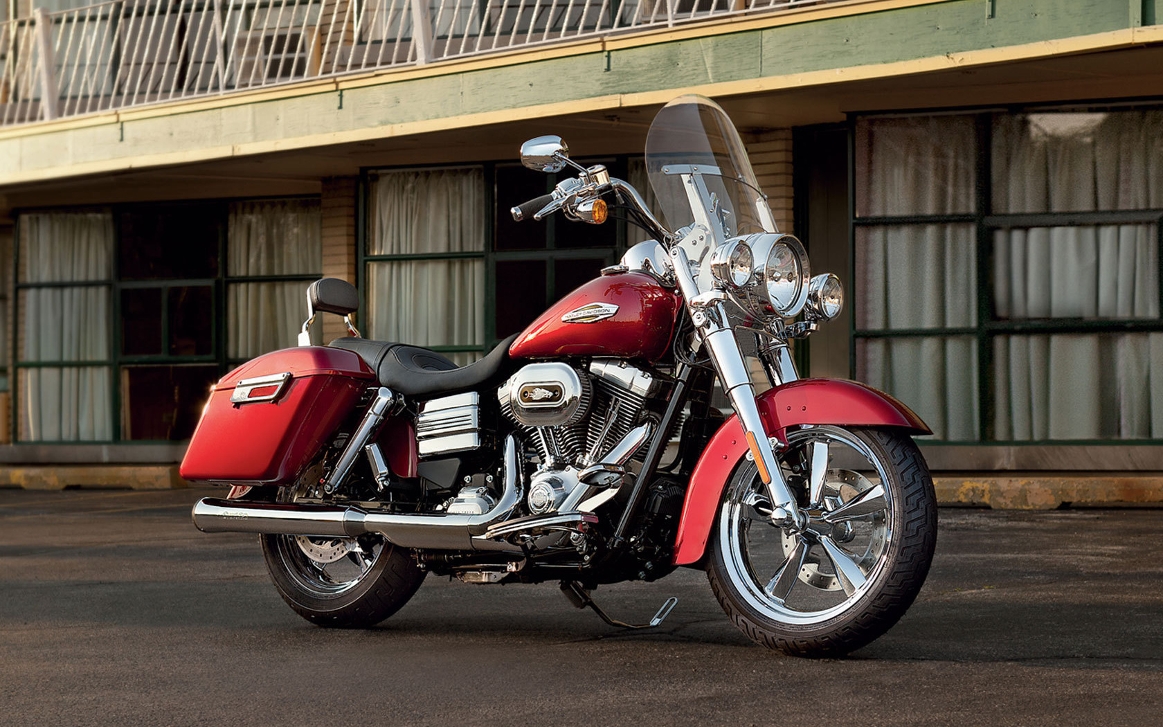 Надежный мотоцикл Harley-Davidson Dyna Switchback