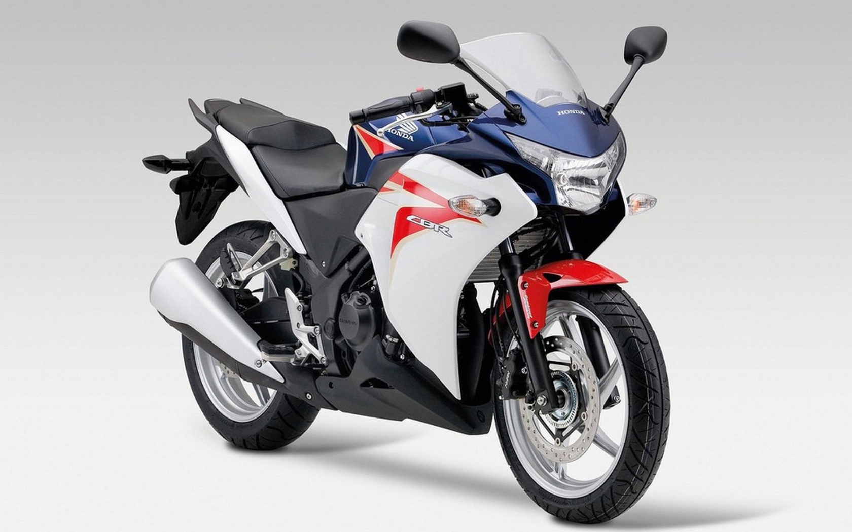 Надежный мотоцикл Honda CBR 250 R