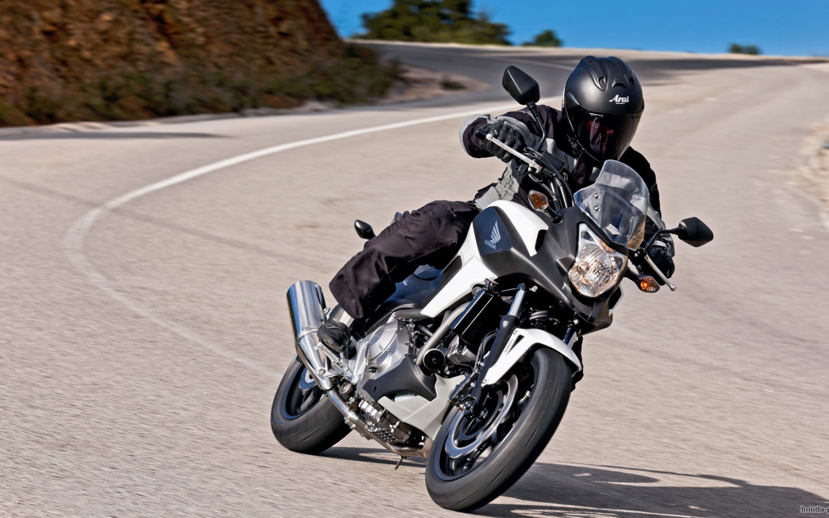 Тест-драйв мотоцикла Honda NC 700 X