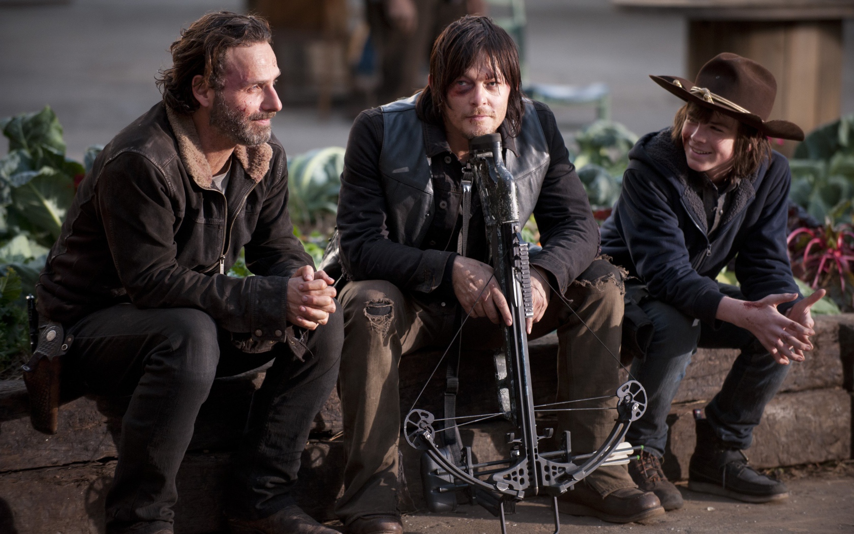 Рик с сыном и Дерилом из Ходячих Мертвецов