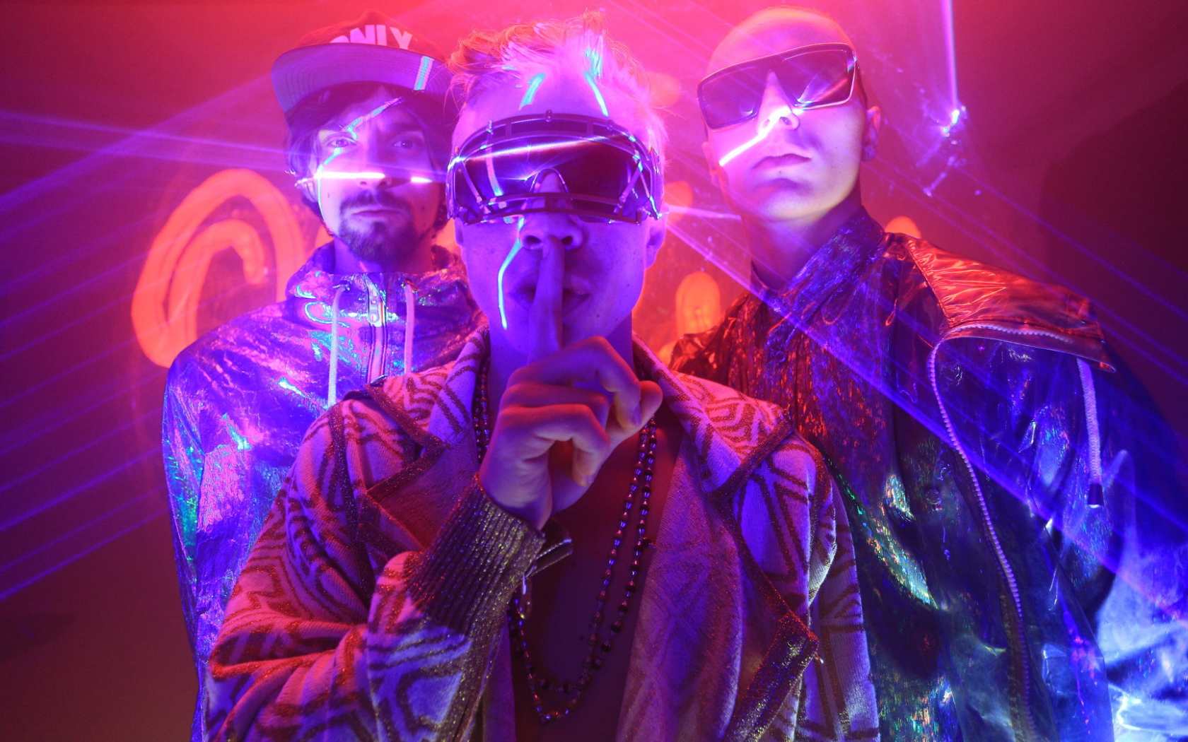 Сценический наряд группы Quest Pistols