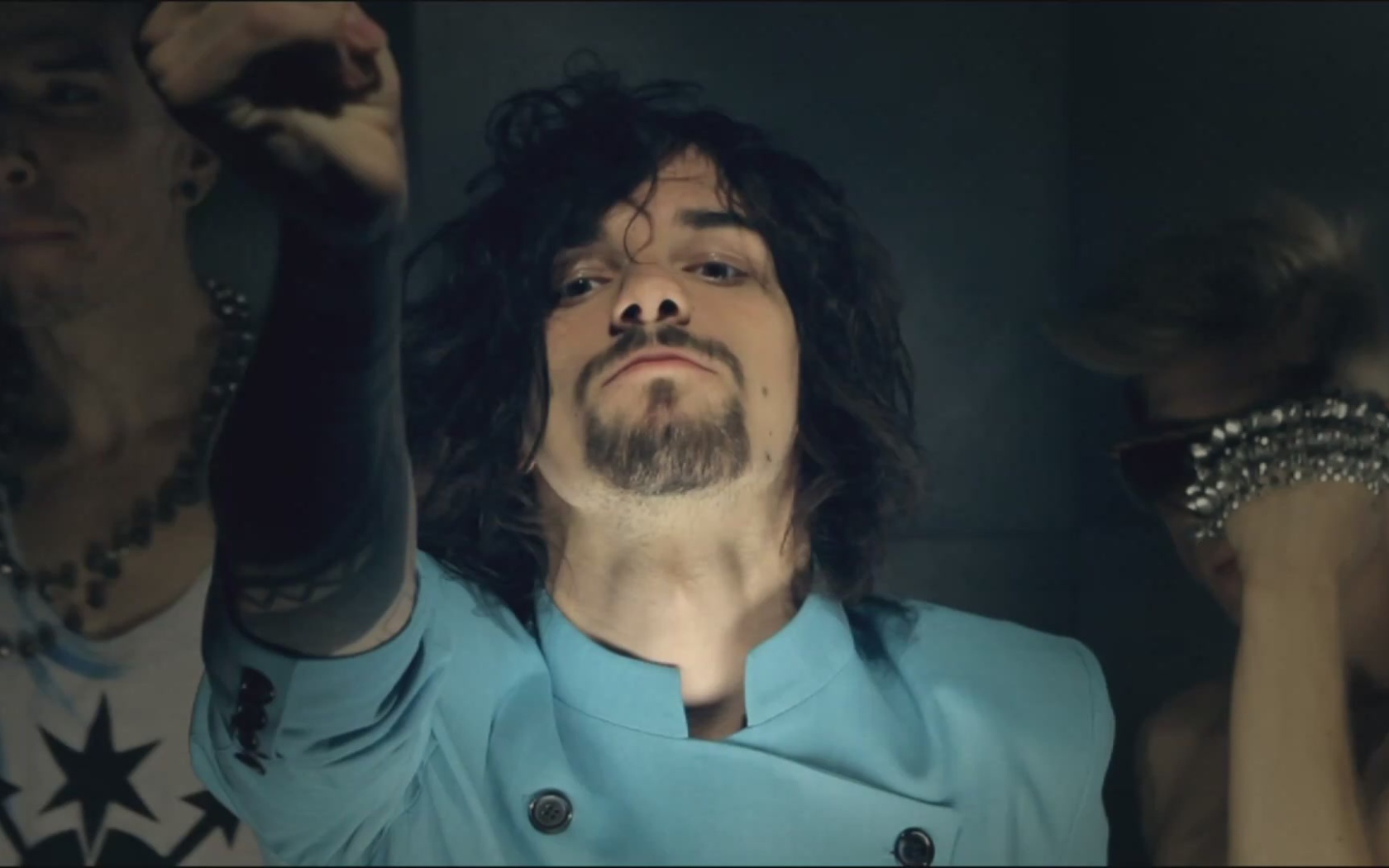 Кадр из клипа группы Quest Pistols