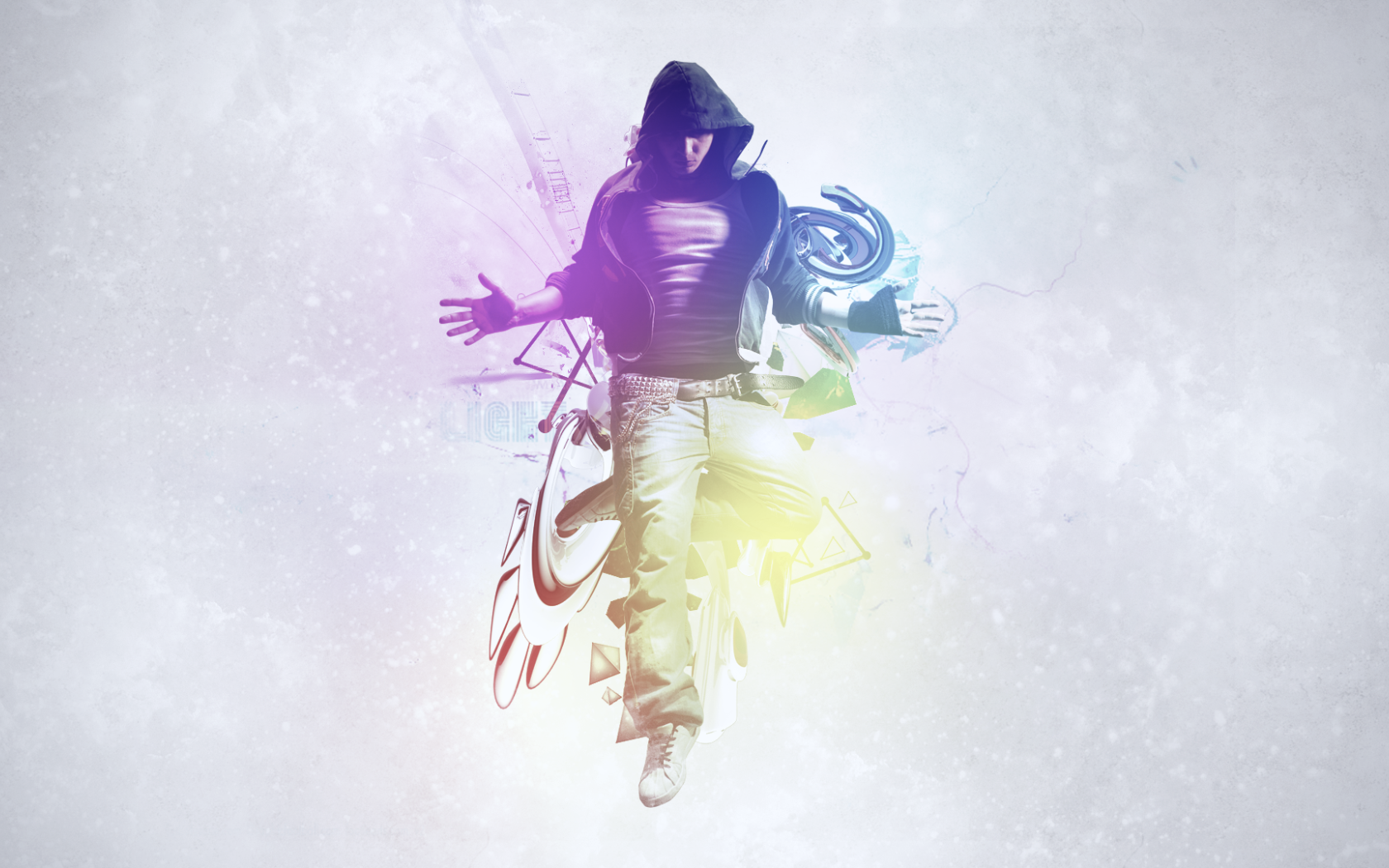 Молодой парень танцует