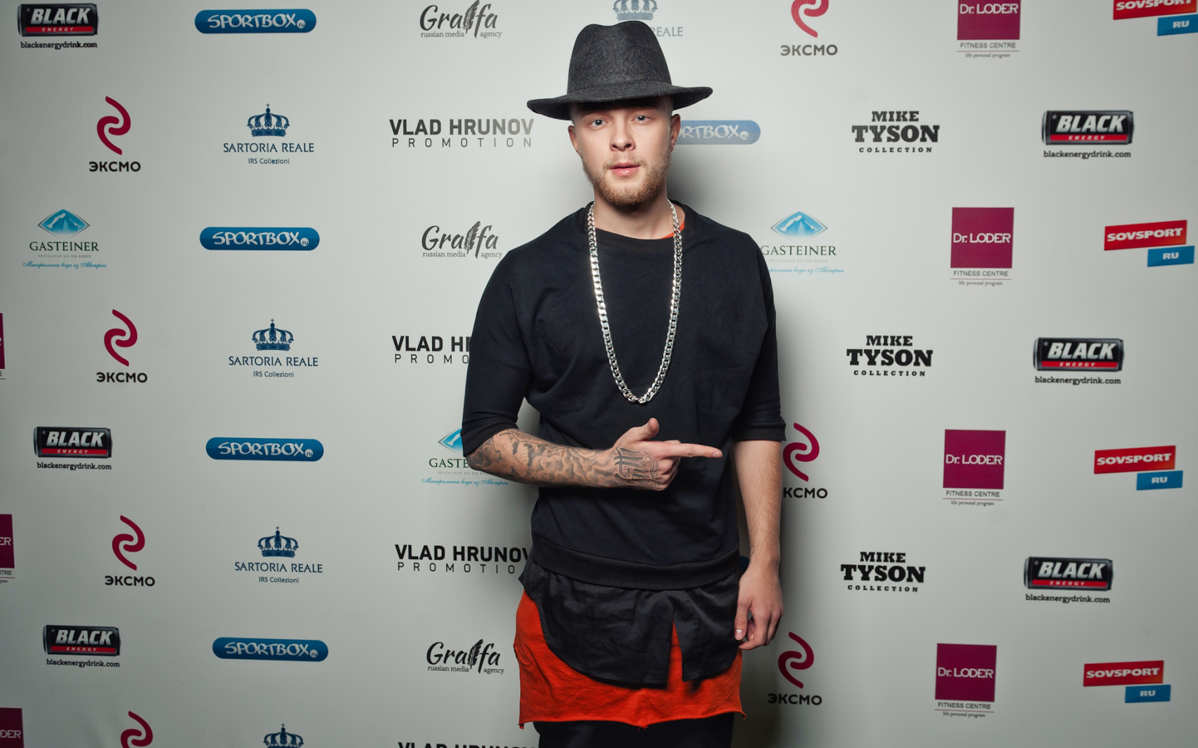 Молодой певец Егор Крид