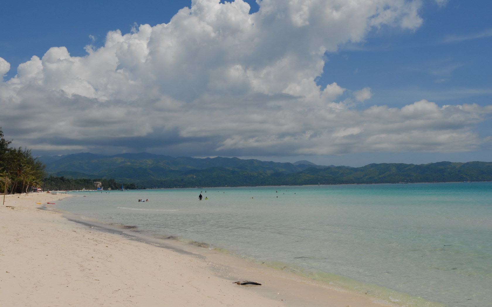 Белый пляж на Острове Боракай