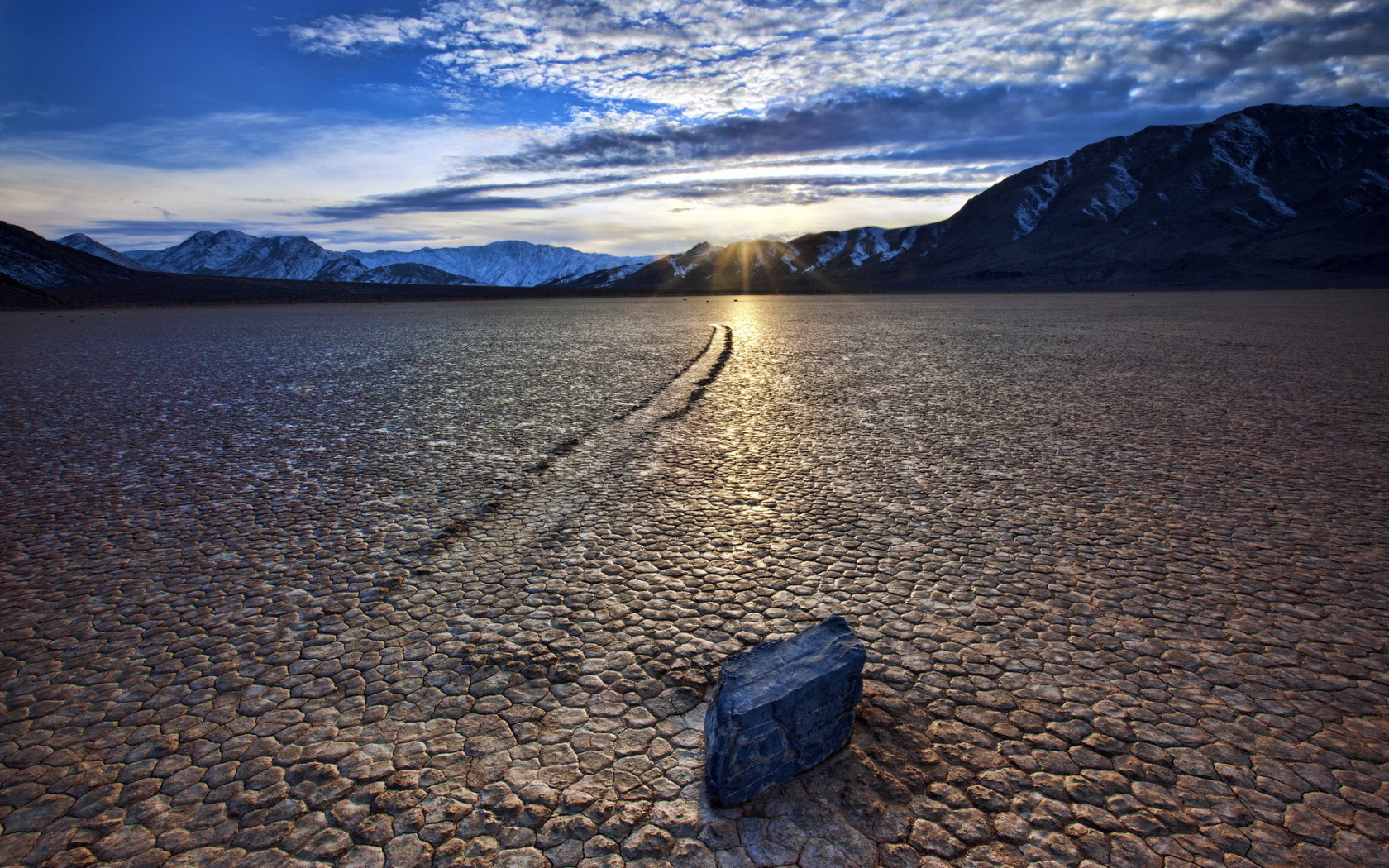 Камень в пустыне