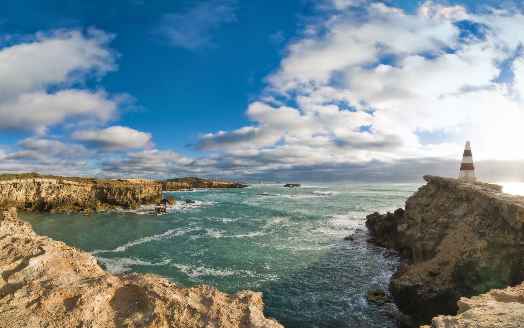 Дикий берег моря