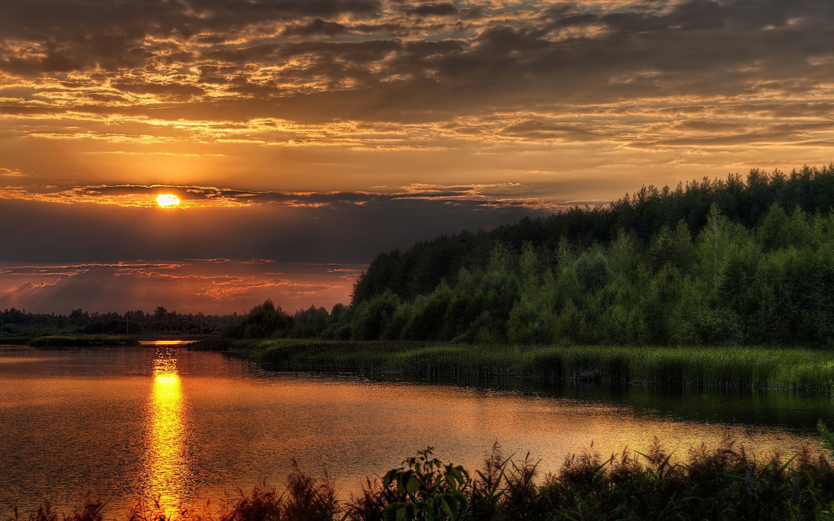 Закат солнца за тучу