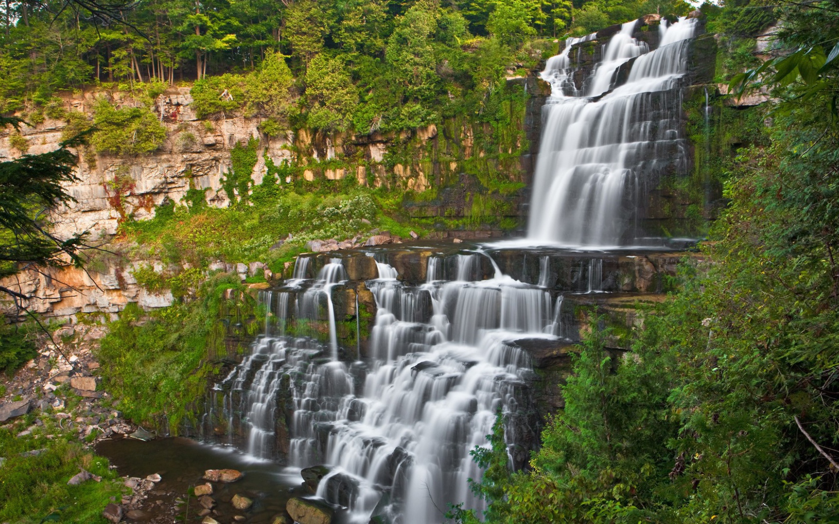 Водопад ступенями