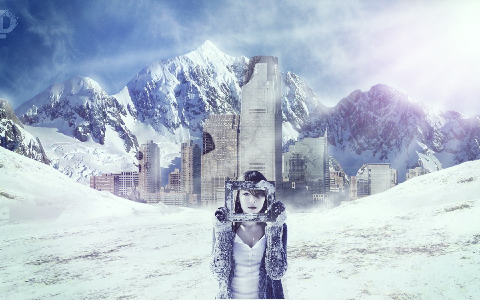 Девушка в снежных горах