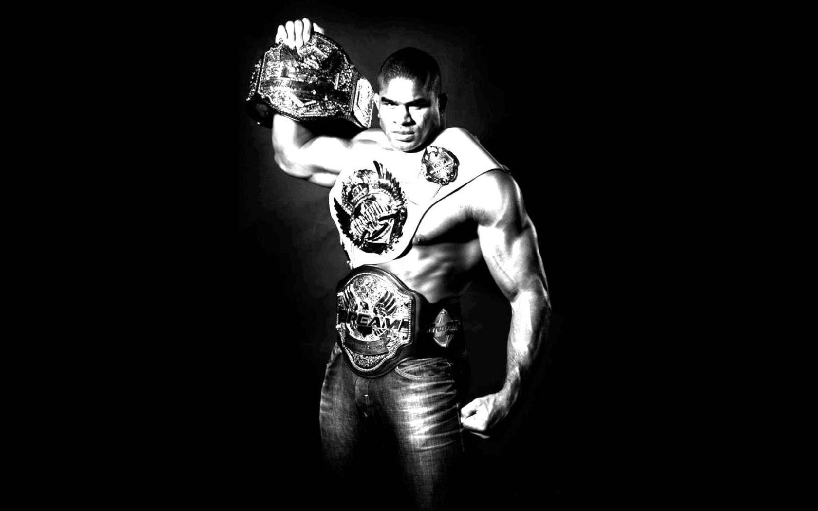 Чемпион Алистер Оверим