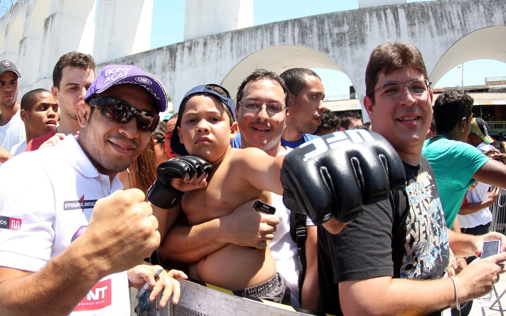 Известный UFC боец Хосе Альдо