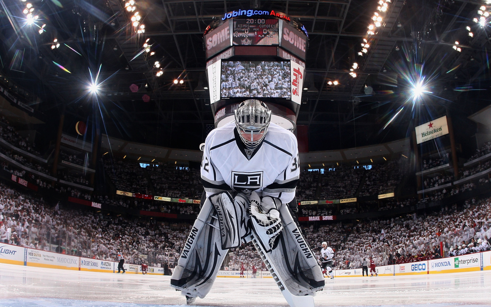 Лучший хоккеист Джонатан Куик на льду