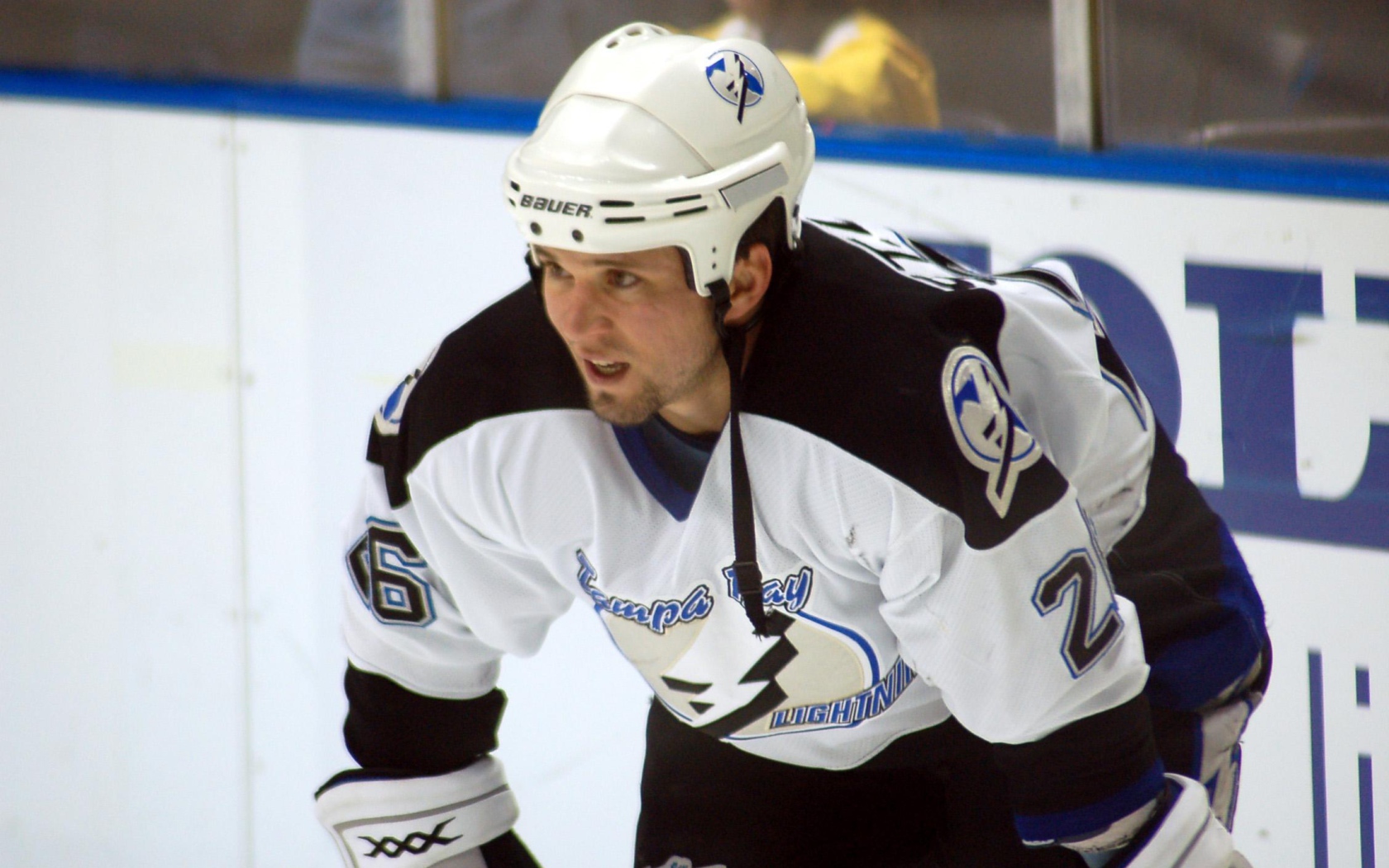 Хоккеист Мартин Сент-Луис на льду