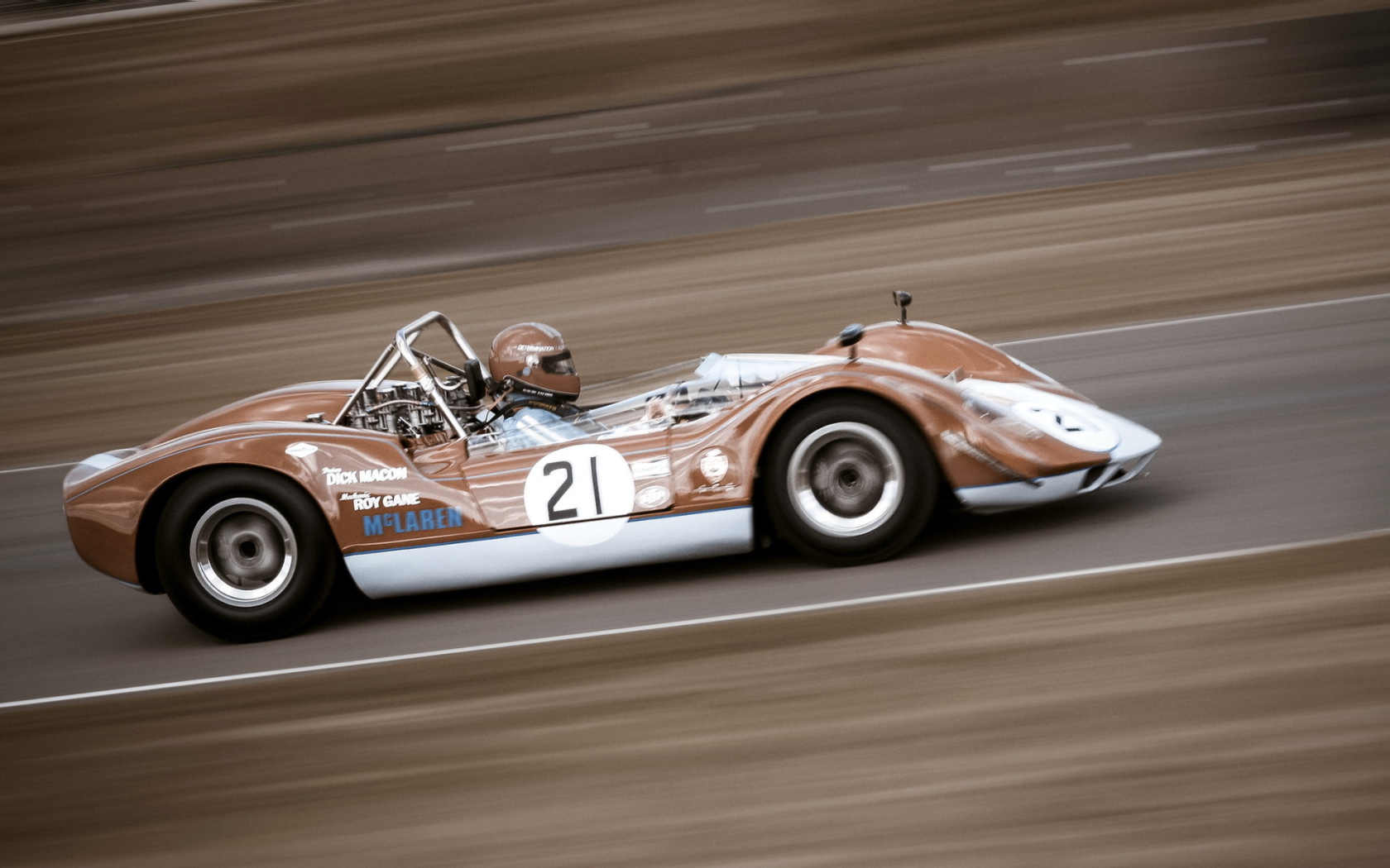 	   Sports racing cars